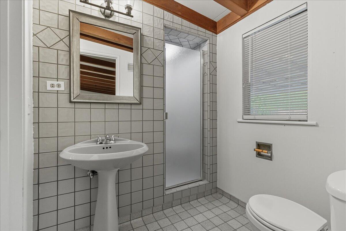 407 Channing Way, Exeter, CA 93221