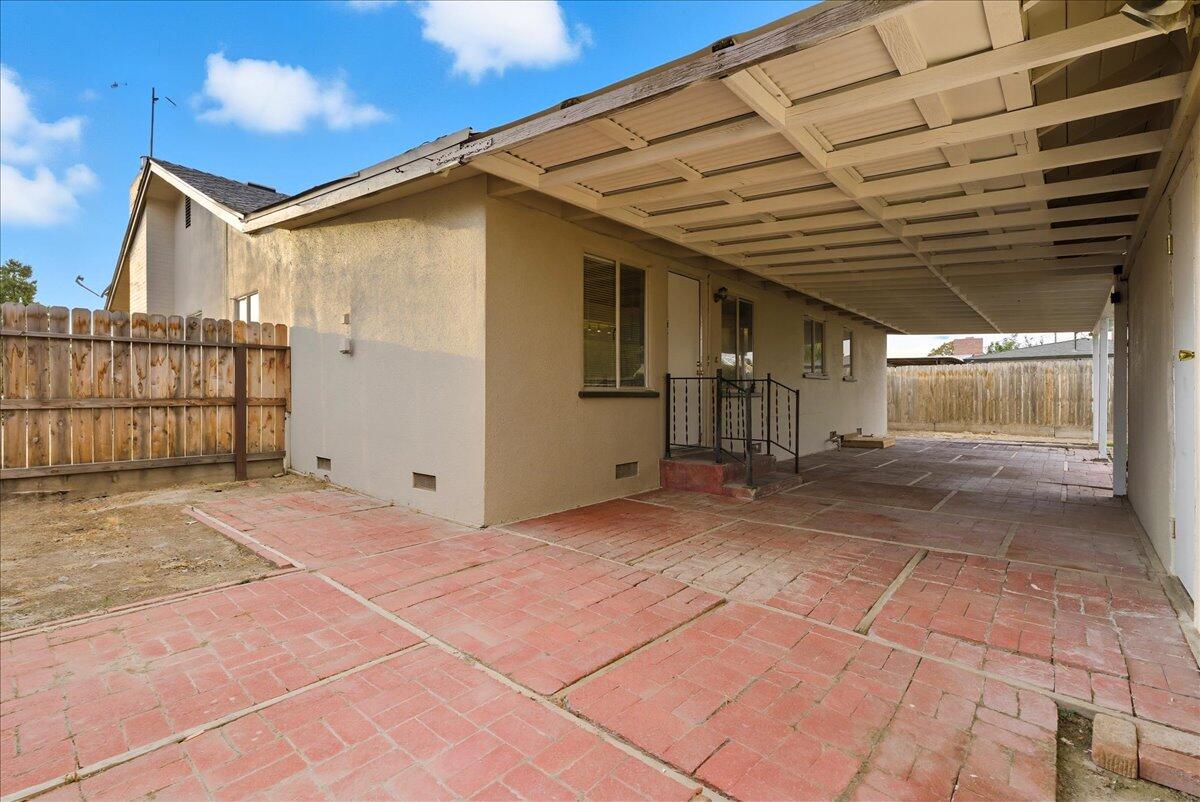 407 Channing Way, Exeter, CA 93221