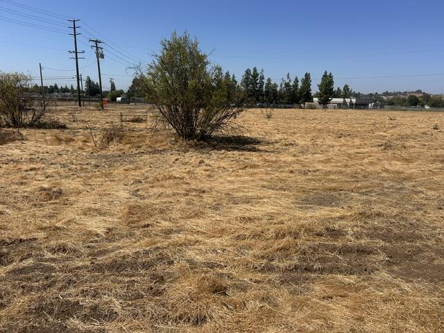 740 E Mulberry Ave, Porterville, CA 93257