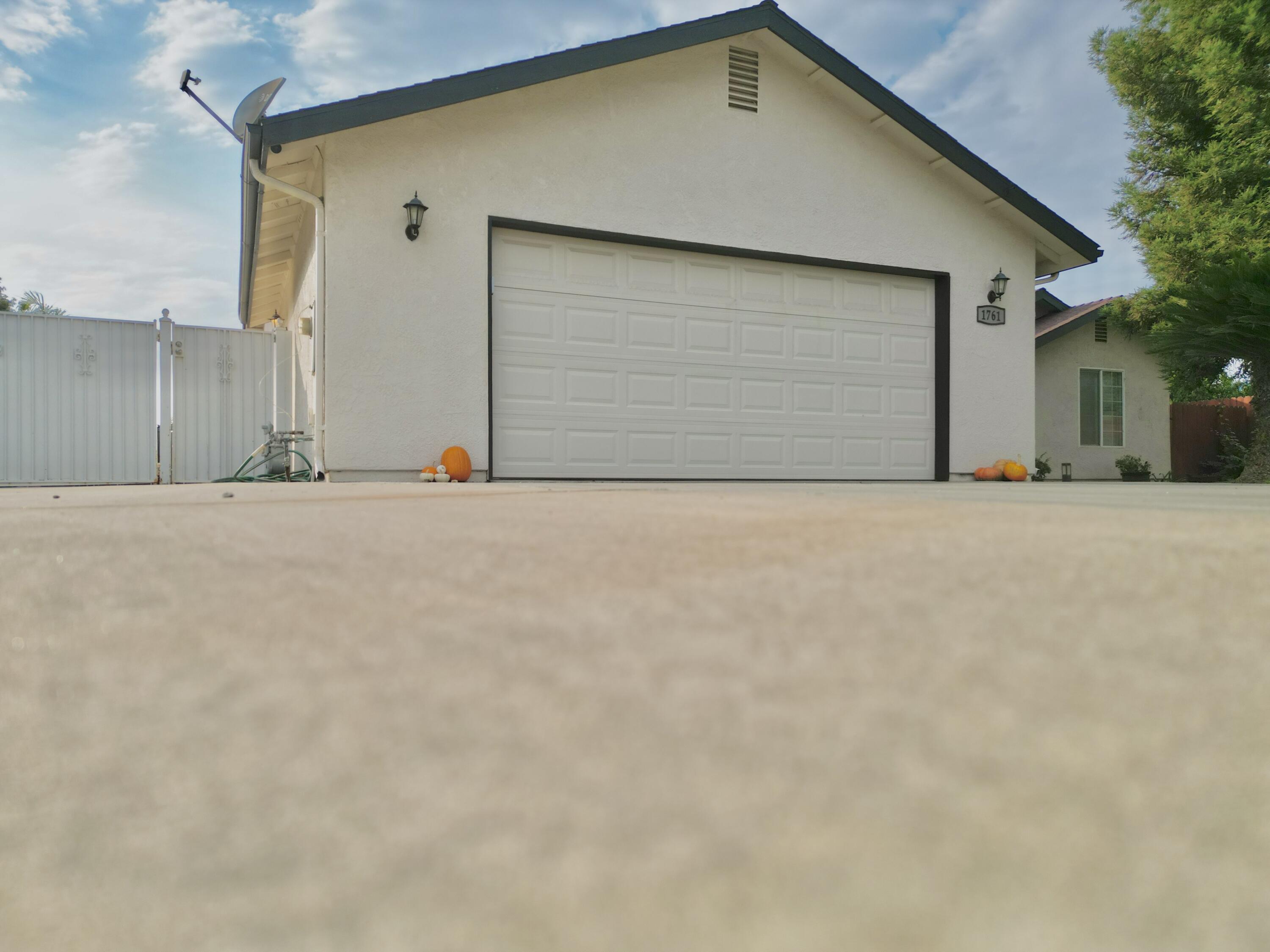 1761 N Wilson Pl, Porterville, CA 93257