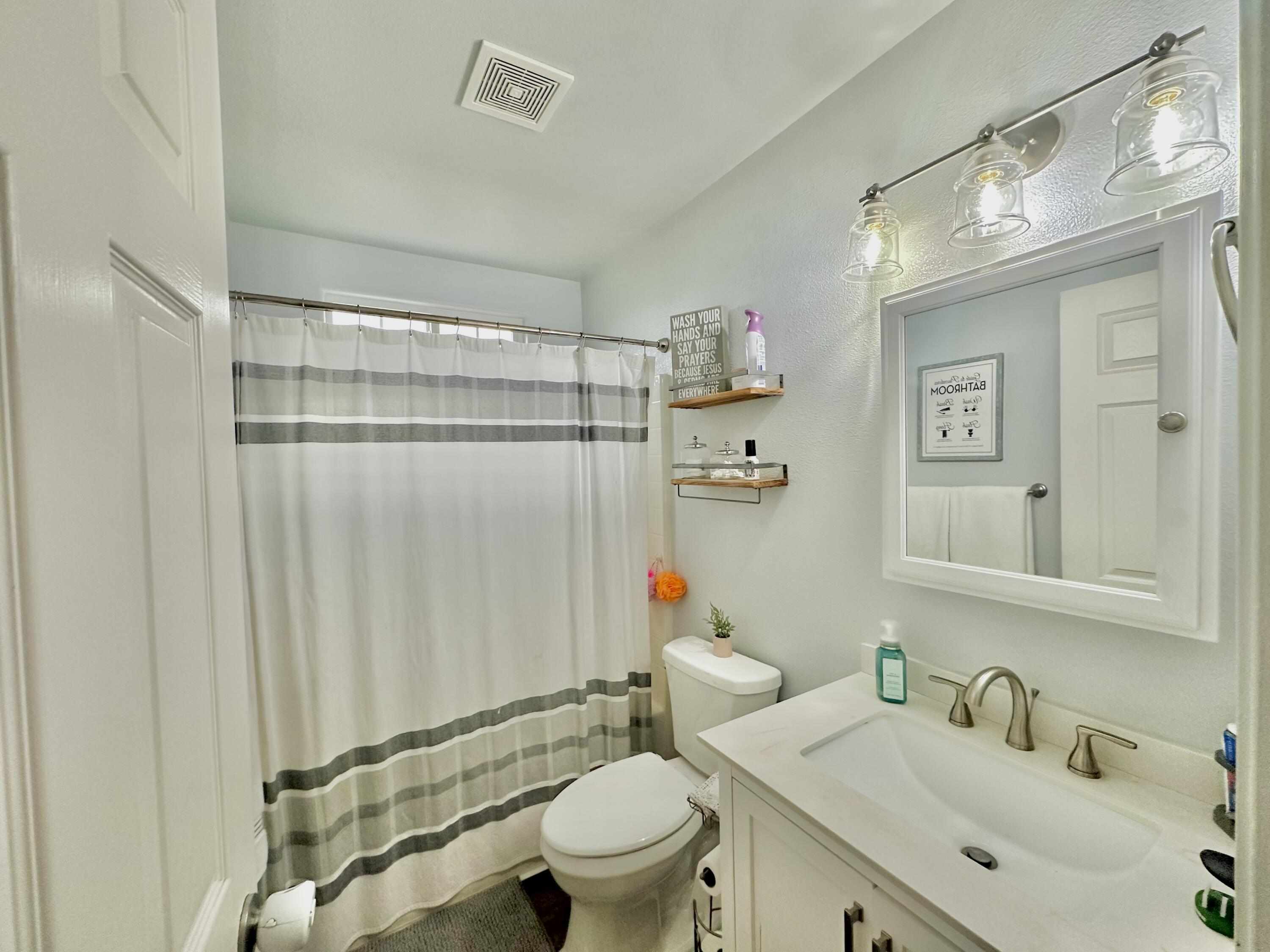 1761 N Wilson Pl, Porterville, CA 93257