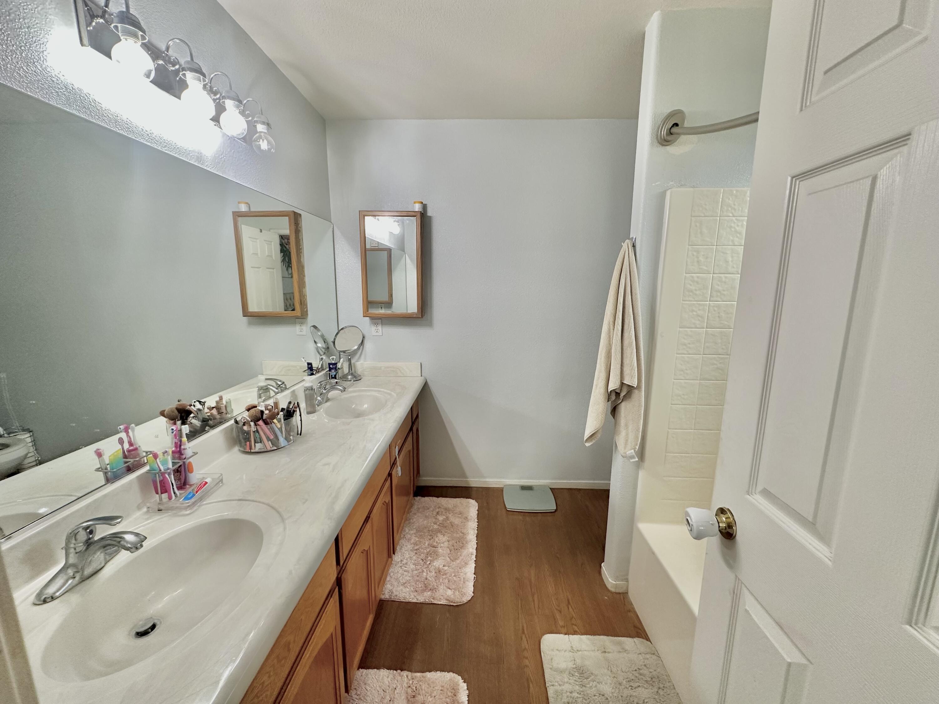 1761 N Wilson Pl, Porterville, CA 93257