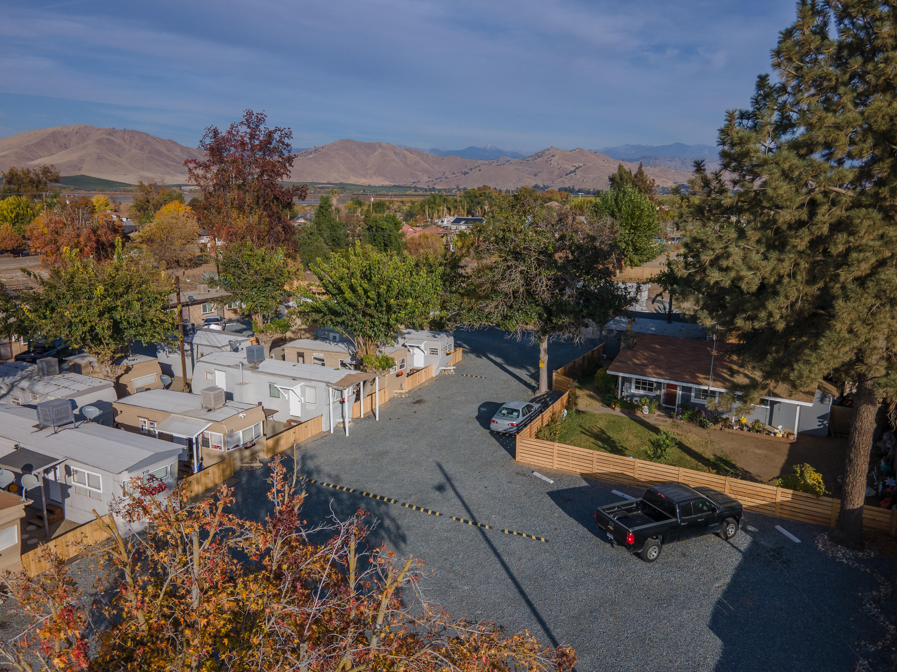 858 S S Valencia Blvd, Woodlake, CA 93286