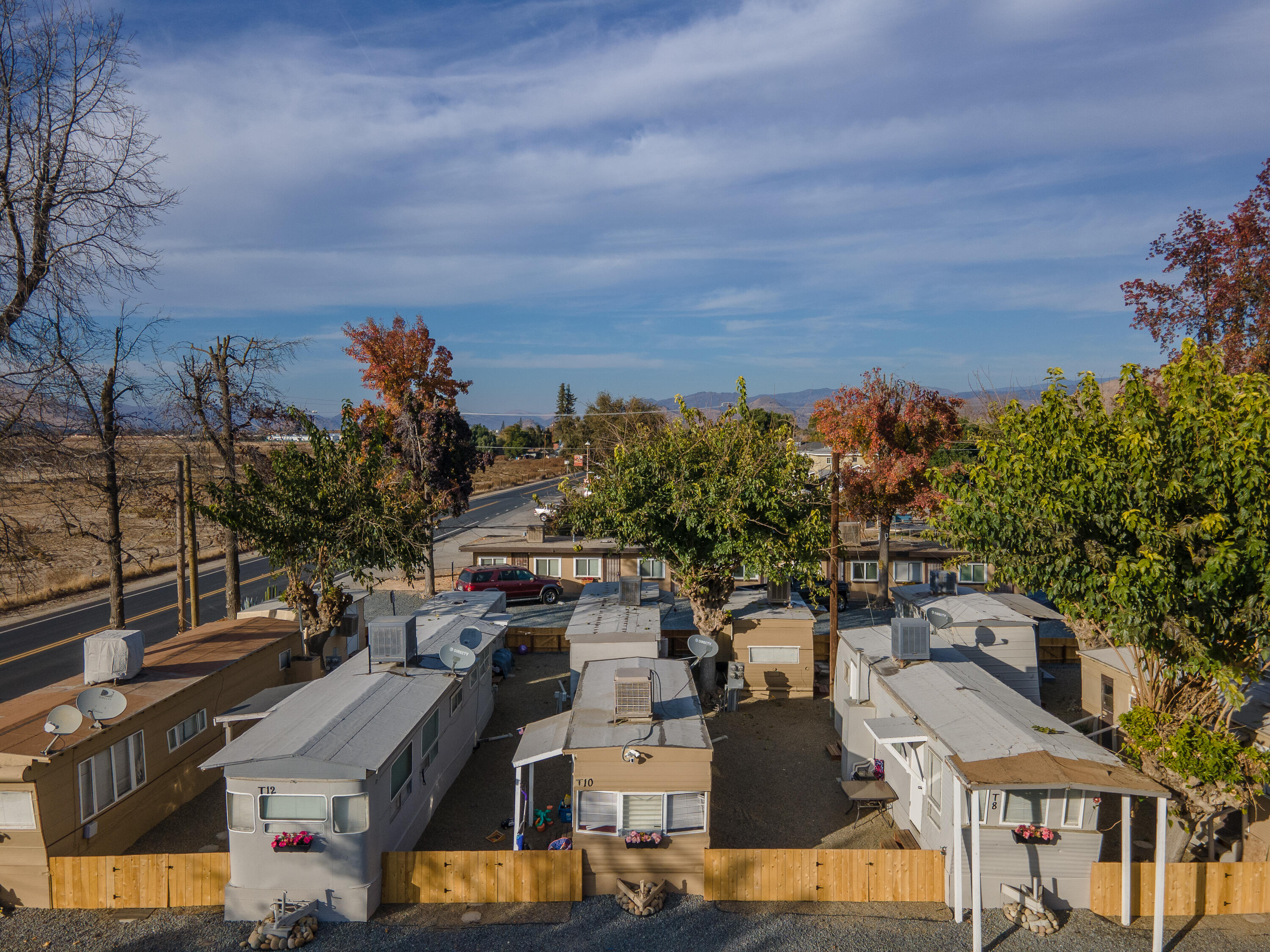 858 S S Valencia Blvd, Woodlake, CA 93286