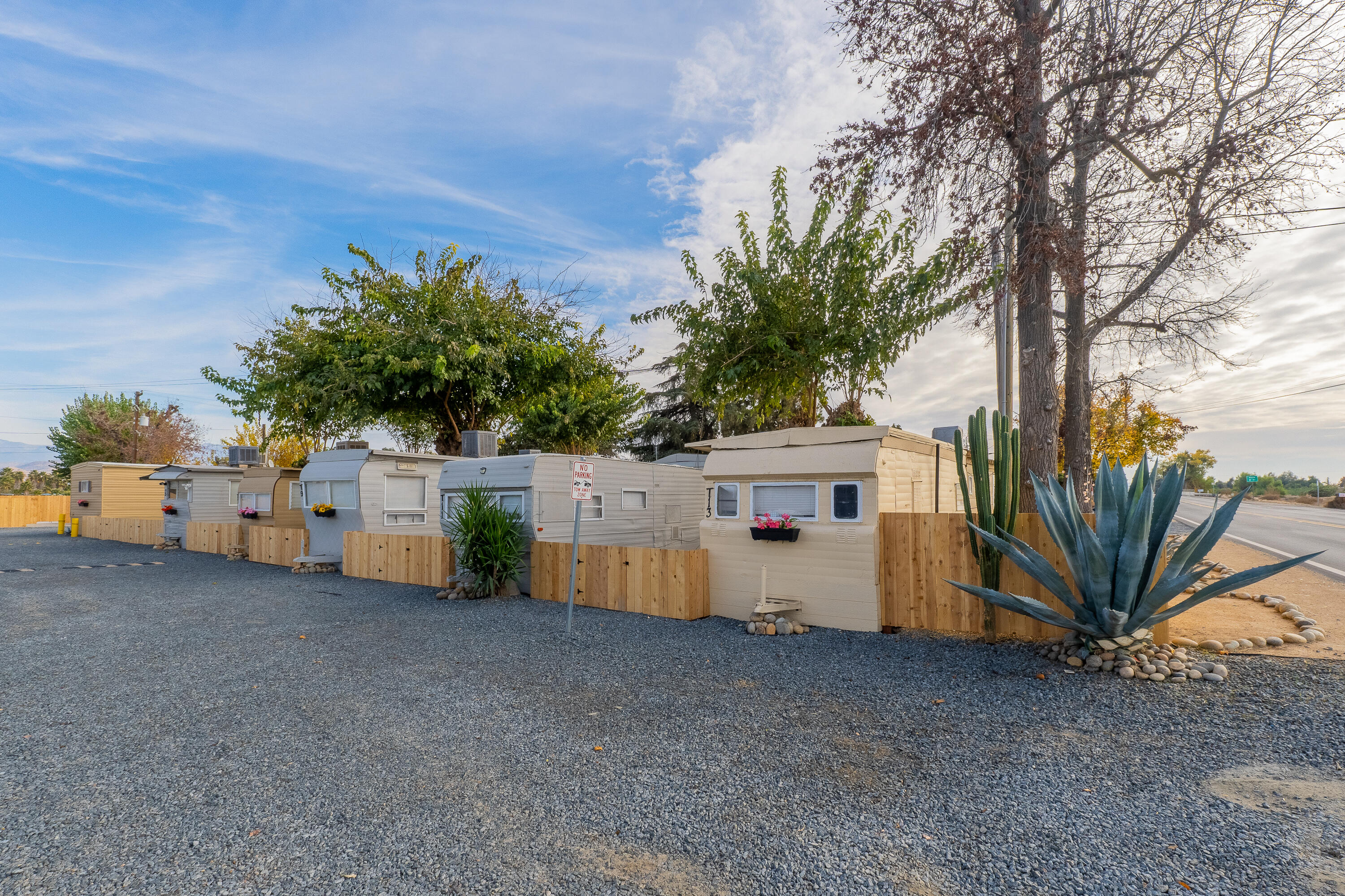 858 S S Valencia Blvd, Woodlake, CA 93286