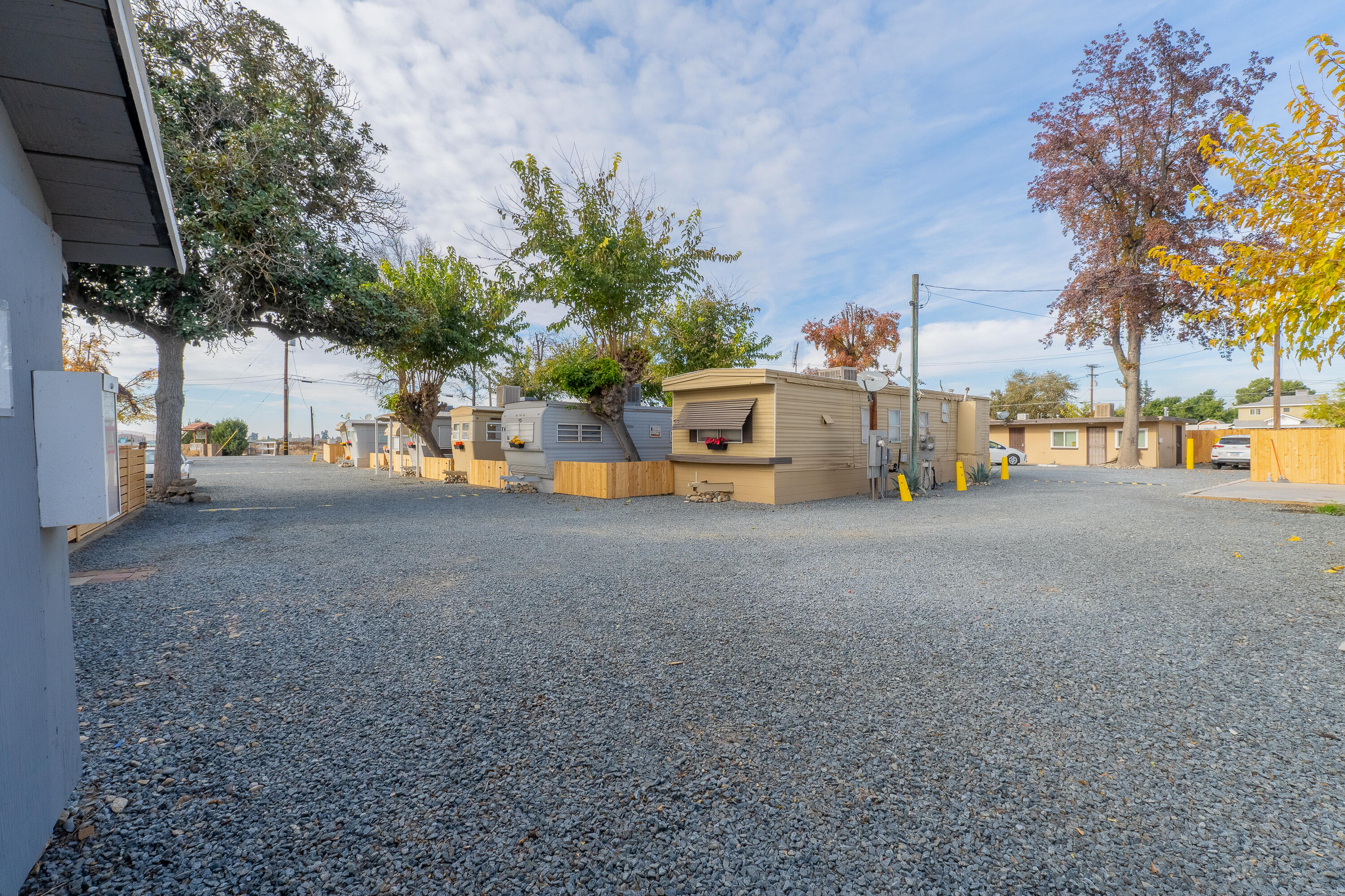 858 S S Valencia Blvd, Woodlake, CA 93286