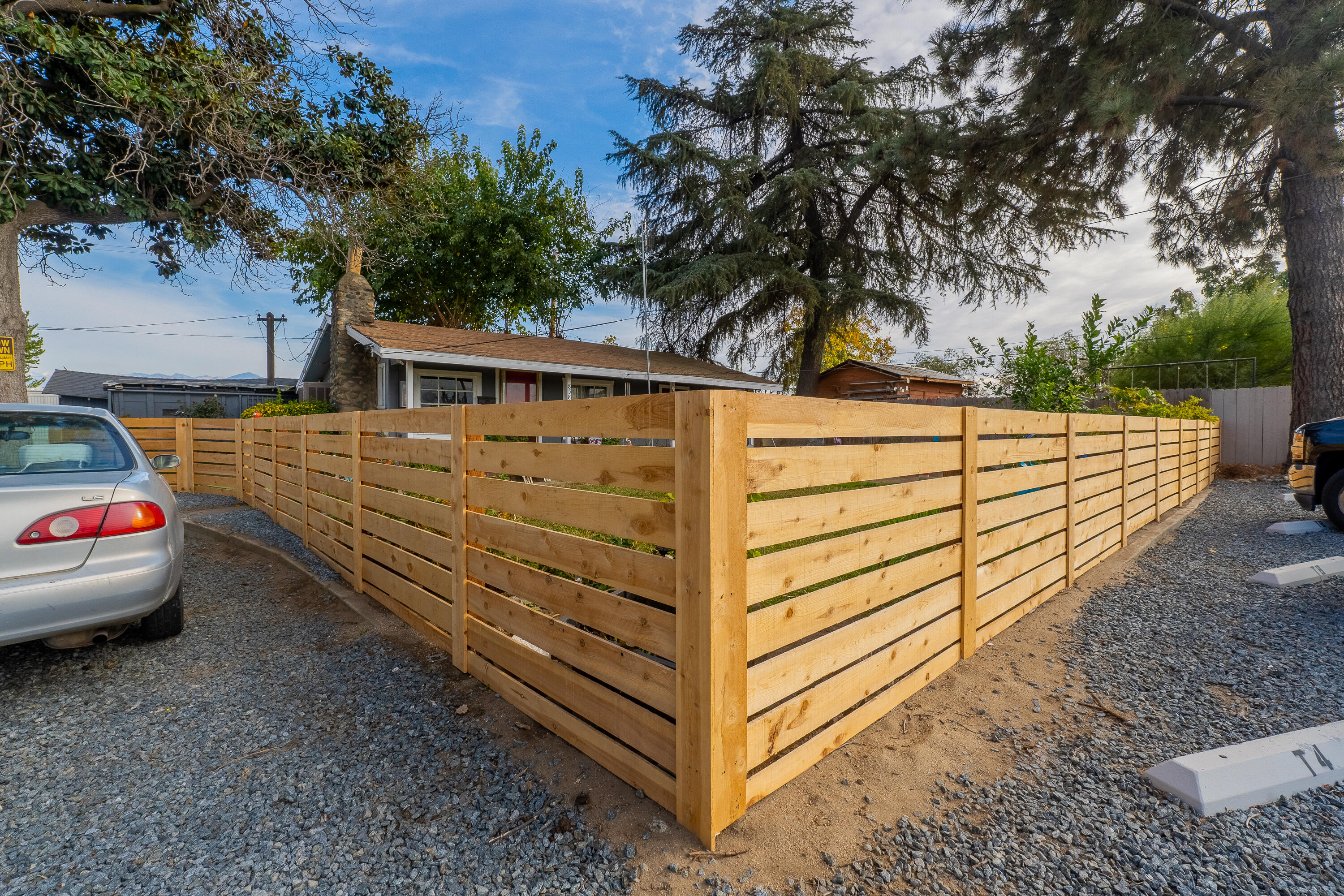 858 S S Valencia Blvd, Woodlake, CA 93286