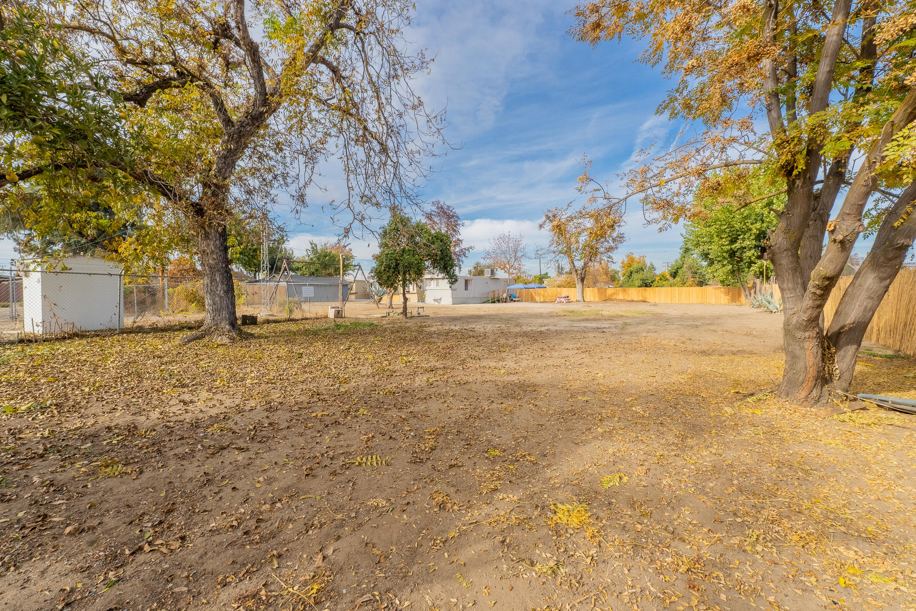 858 S S Valencia Blvd, Woodlake, CA 93286