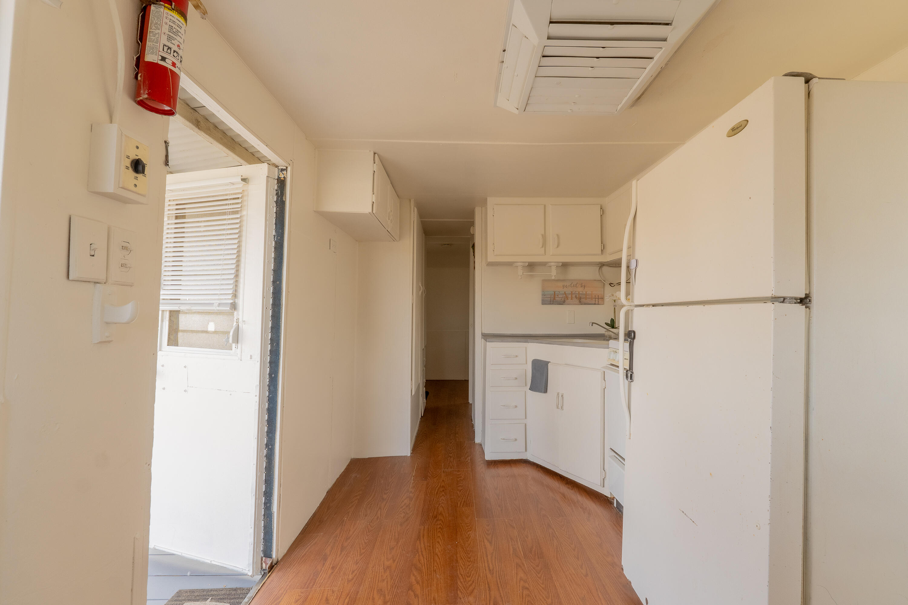 858 S S Valencia Blvd, Woodlake, CA 93286