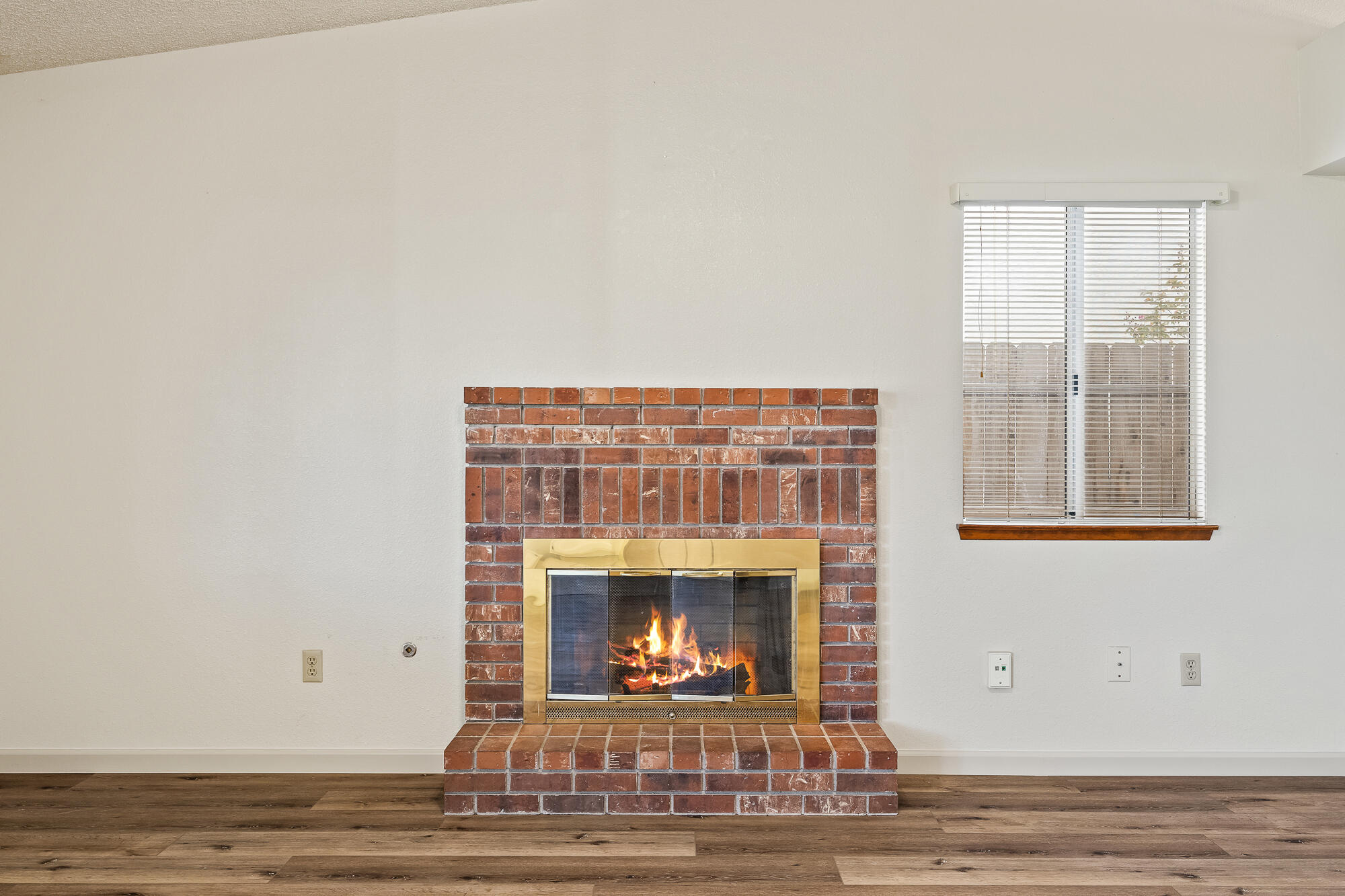 5946 W Howard Ct, Visalia, CA 93277