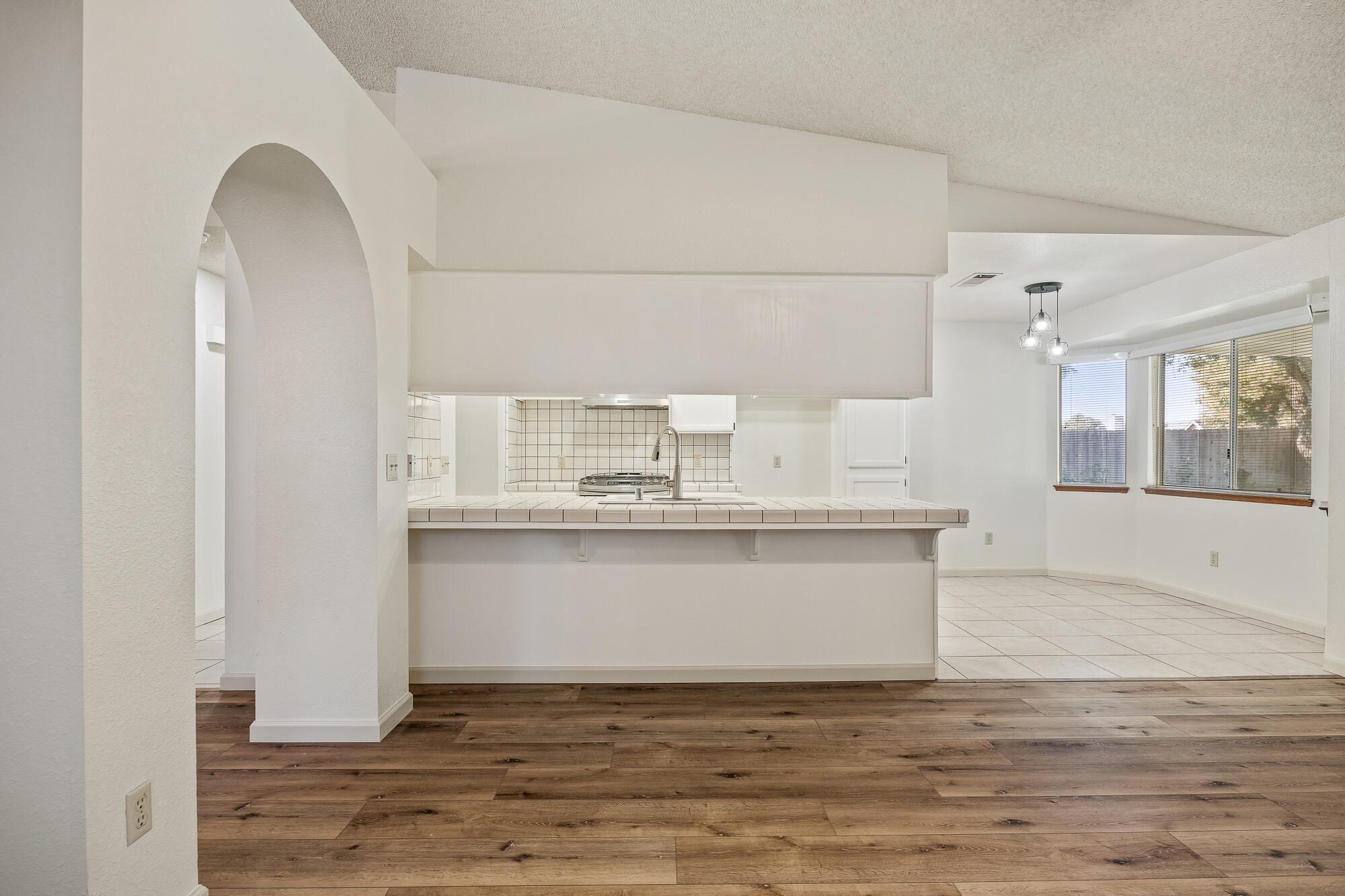 5946 W Howard Ct, Visalia, CA 93277