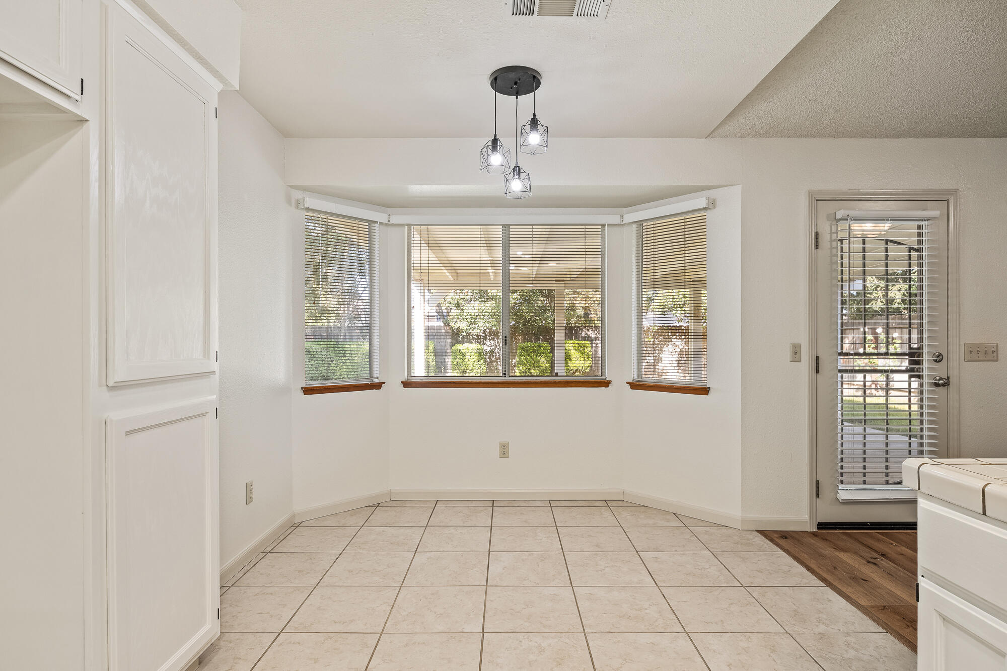 5946 W Howard Ct, Visalia, CA 93277