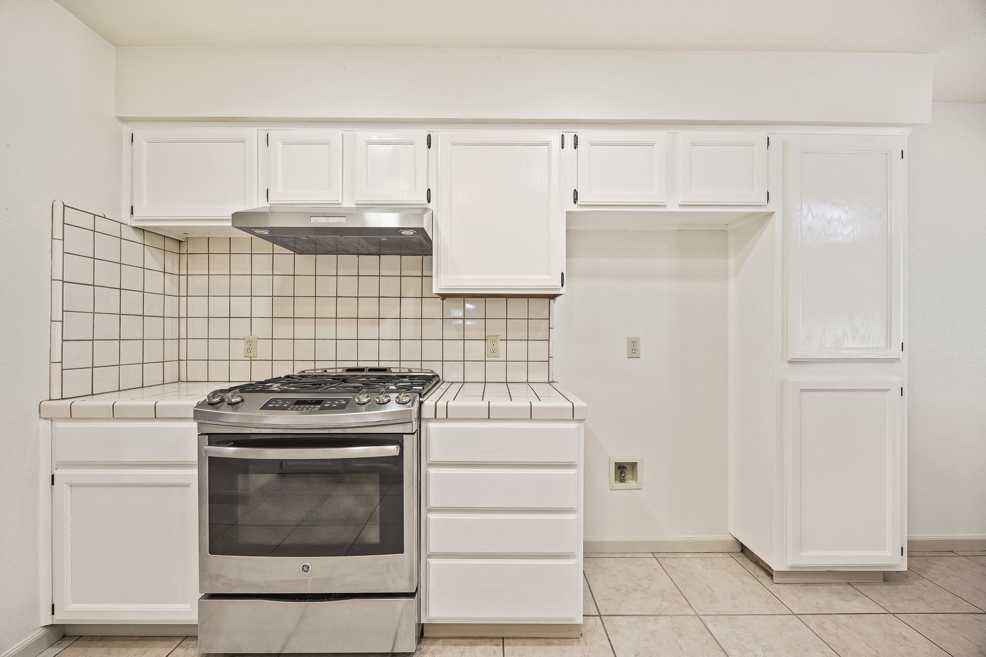 5946 W Howard Ct, Visalia, CA 93277