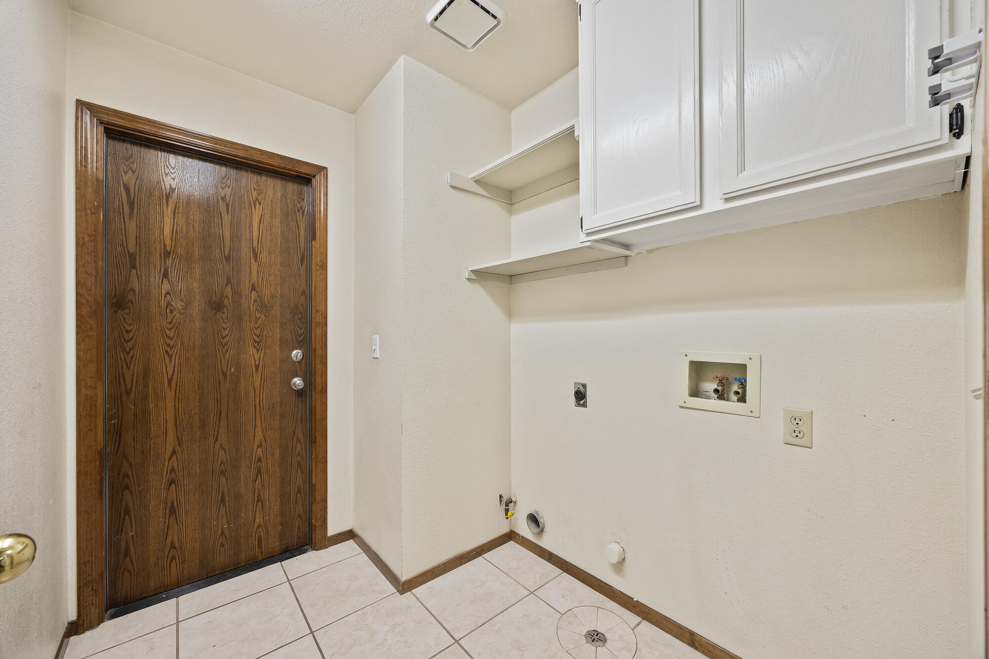 5946 W Howard Ct, Visalia, CA 93277