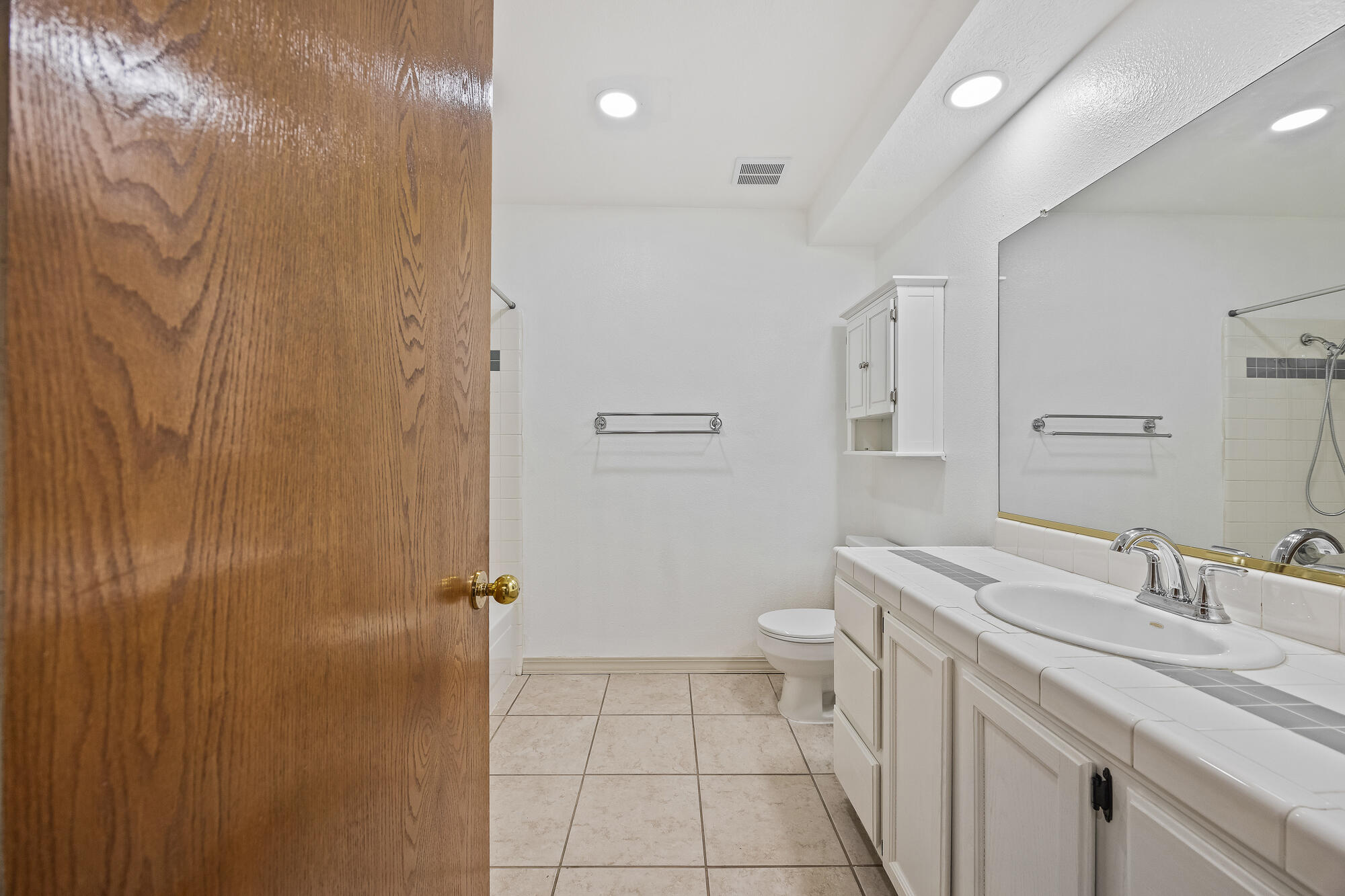 5946 W Howard Ct, Visalia, CA 93277