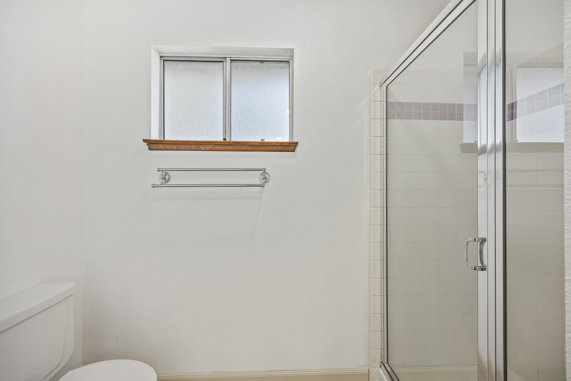 5946 W Howard Ct, Visalia, CA 93277