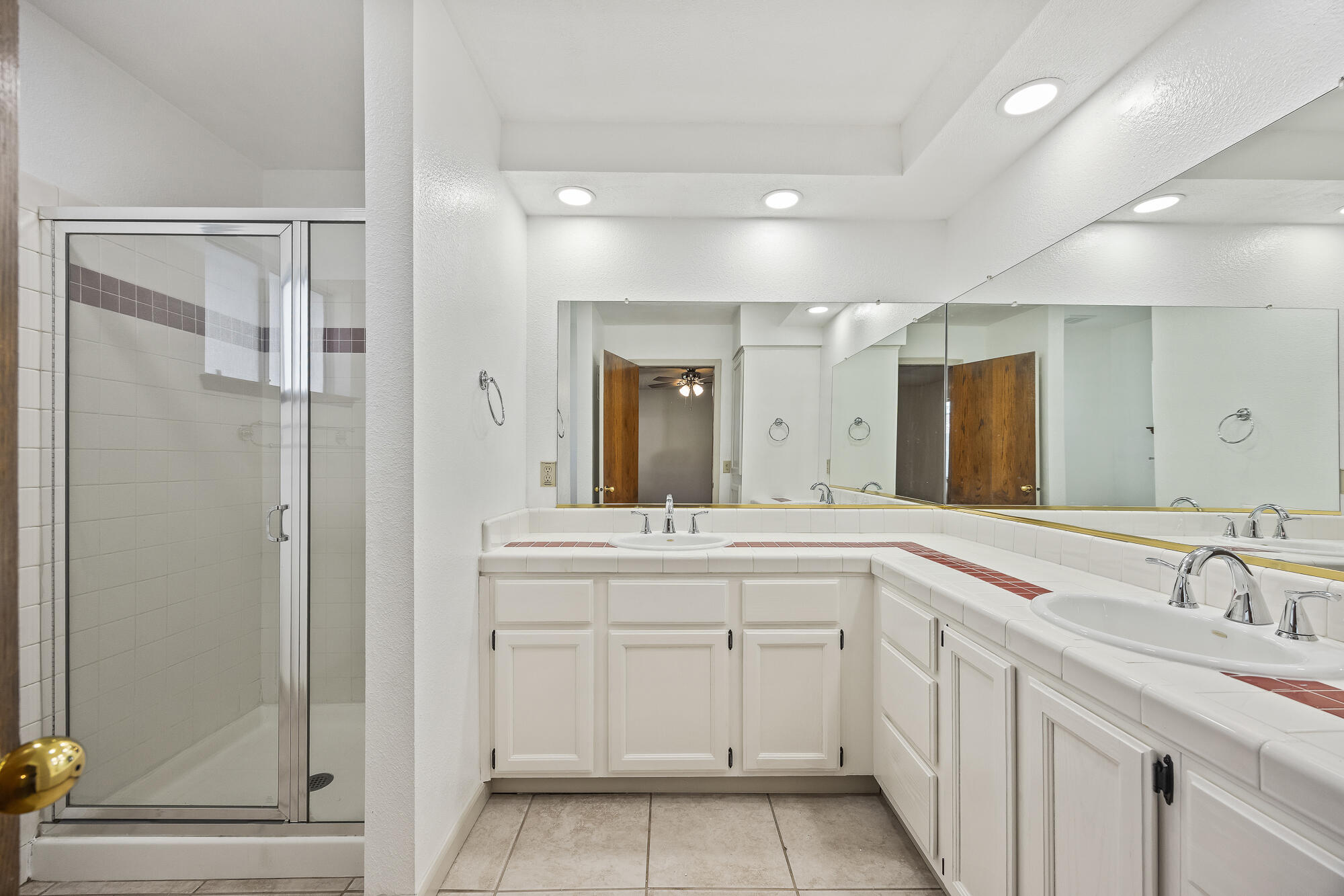 5946 W Howard Ct, Visalia, CA 93277