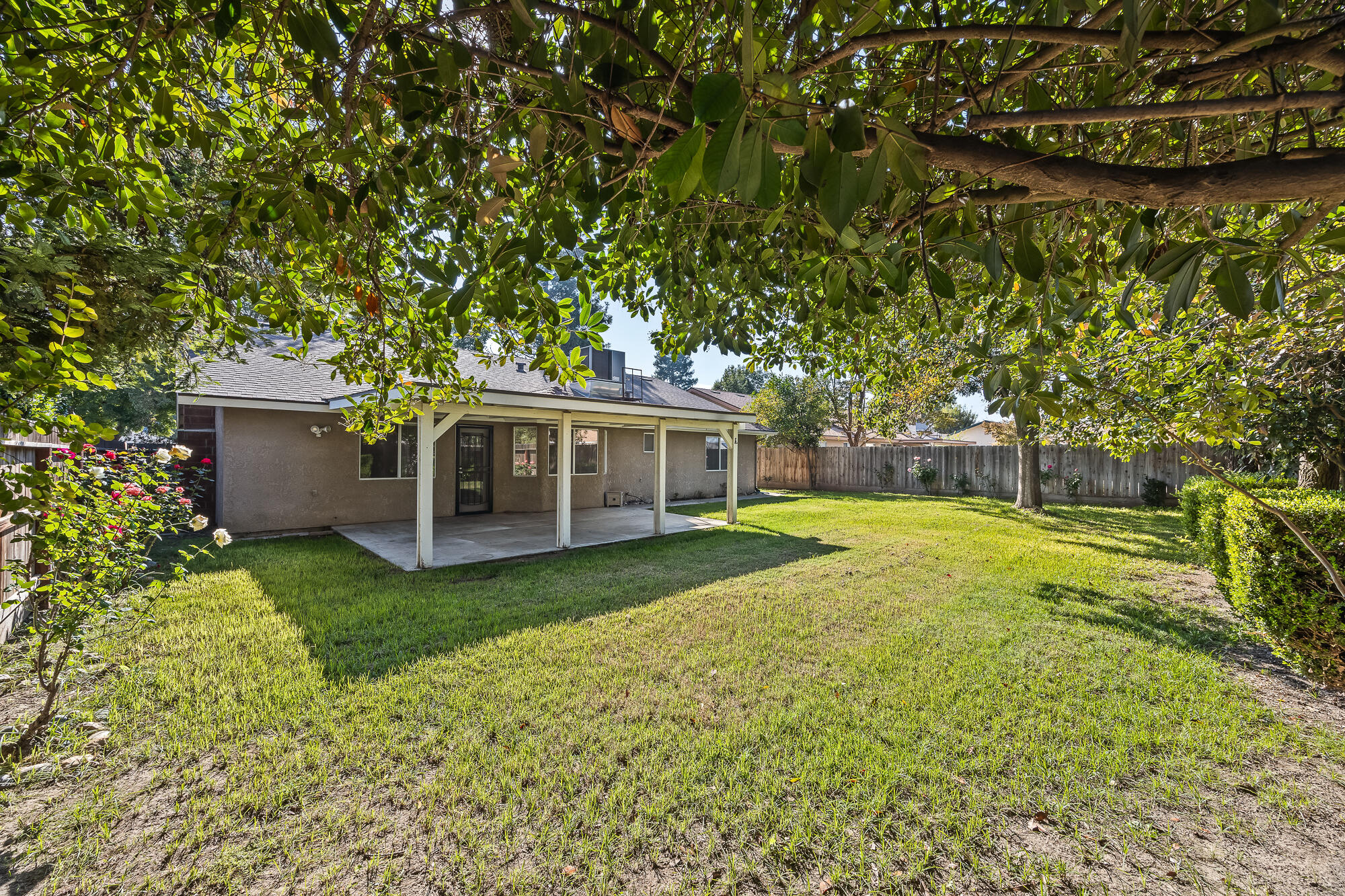 5946 W Howard Ct, Visalia, CA 93277