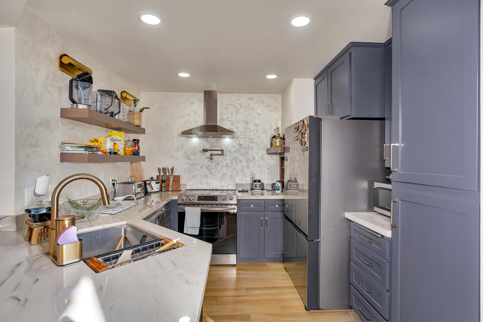 4239 W Cambridge Ave, Fresno, CA 93722