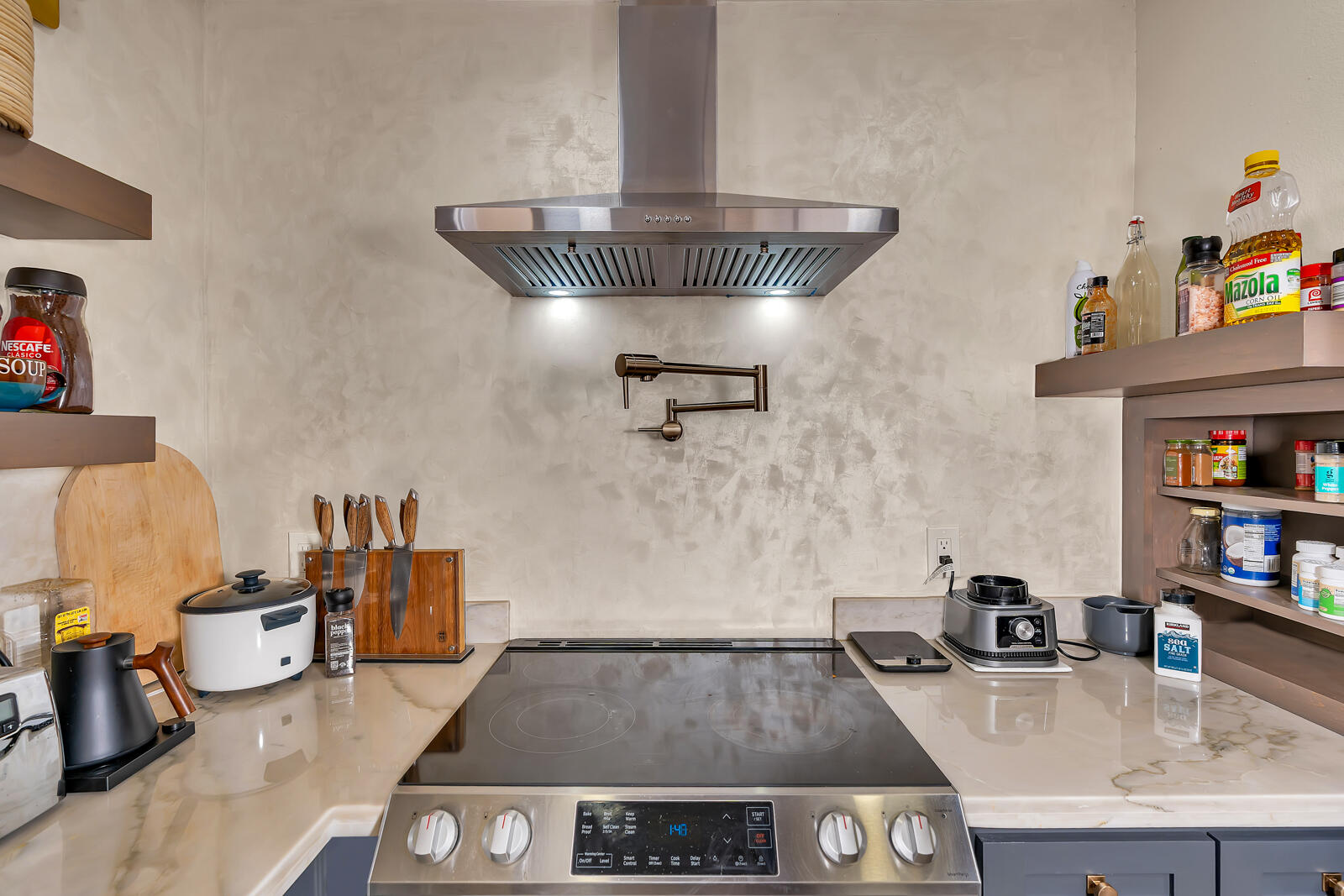 4239 W Cambridge Ave, Fresno, CA 93722