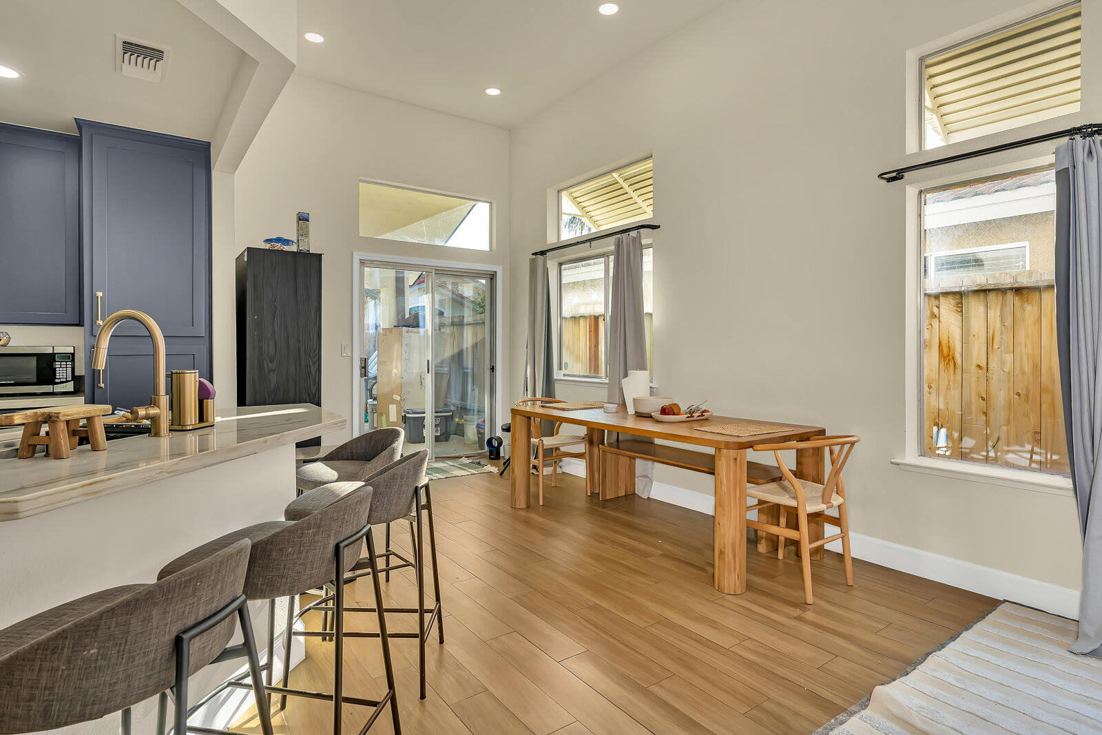 4239 W Cambridge Ave, Fresno, CA 93722