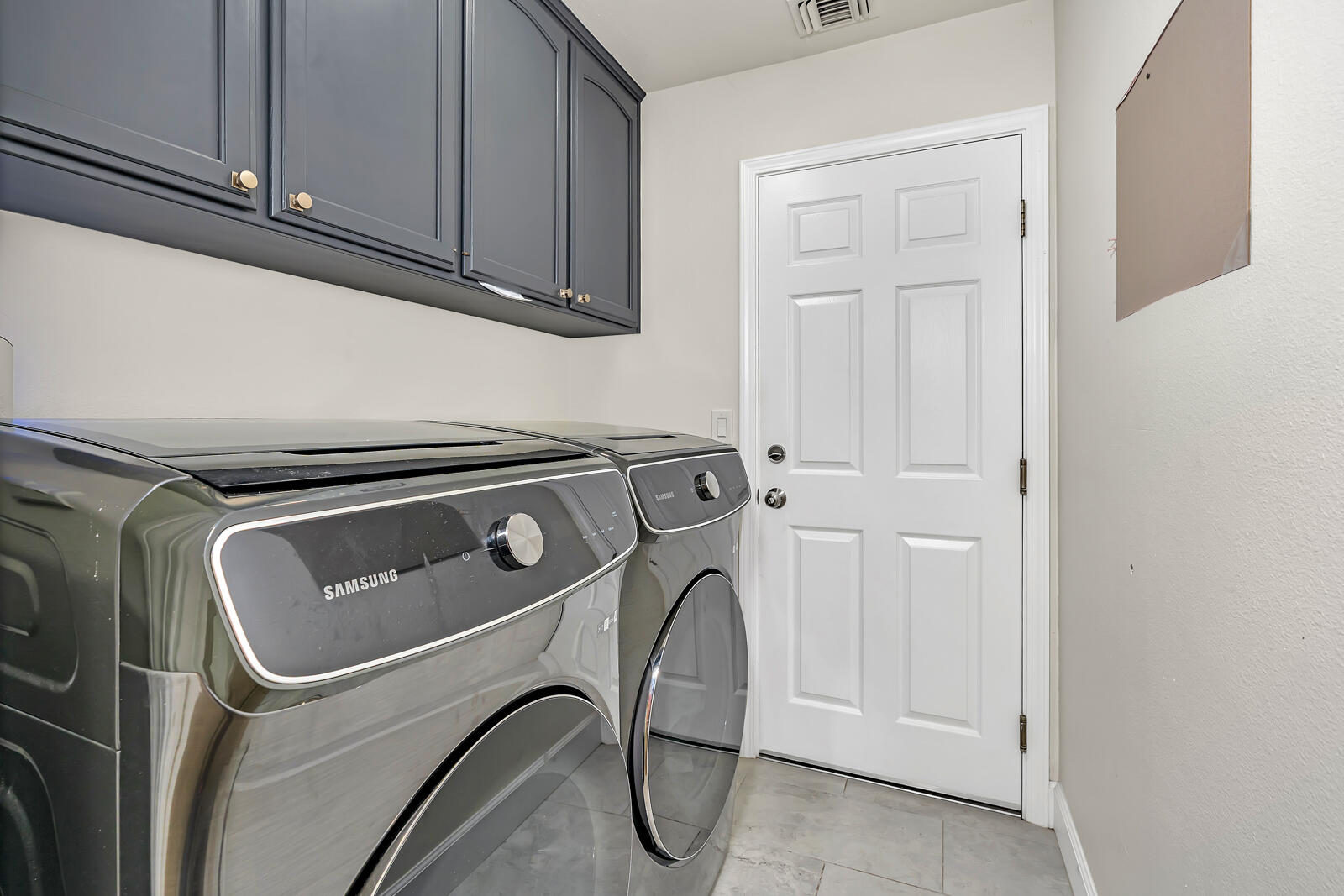 4239 W Cambridge Ave, Fresno, CA 93722