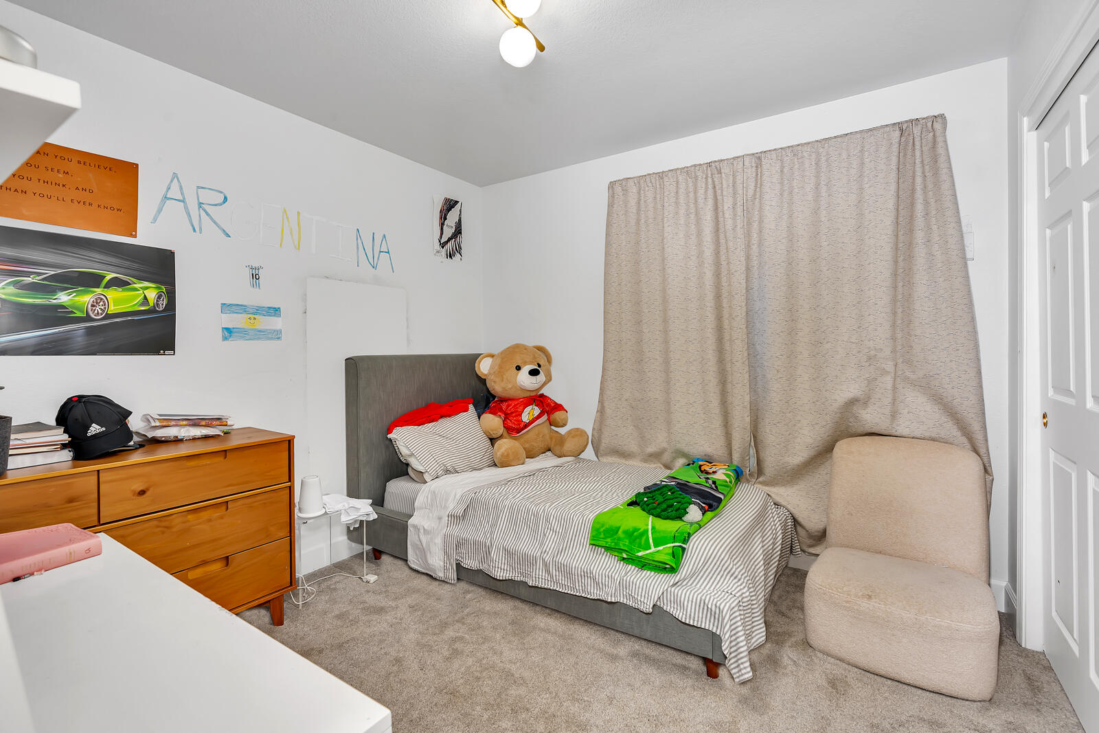 4239 W Cambridge Ave, Fresno, CA 93722