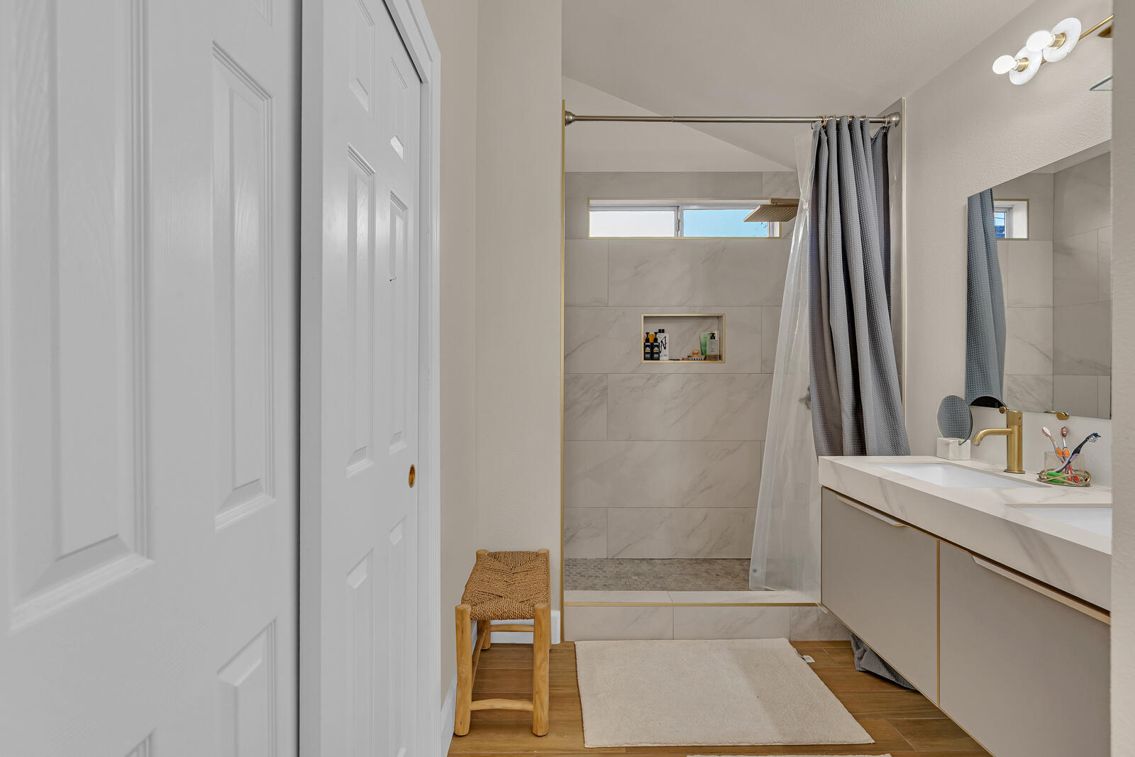 4239 W Cambridge Ave, Fresno, CA 93722