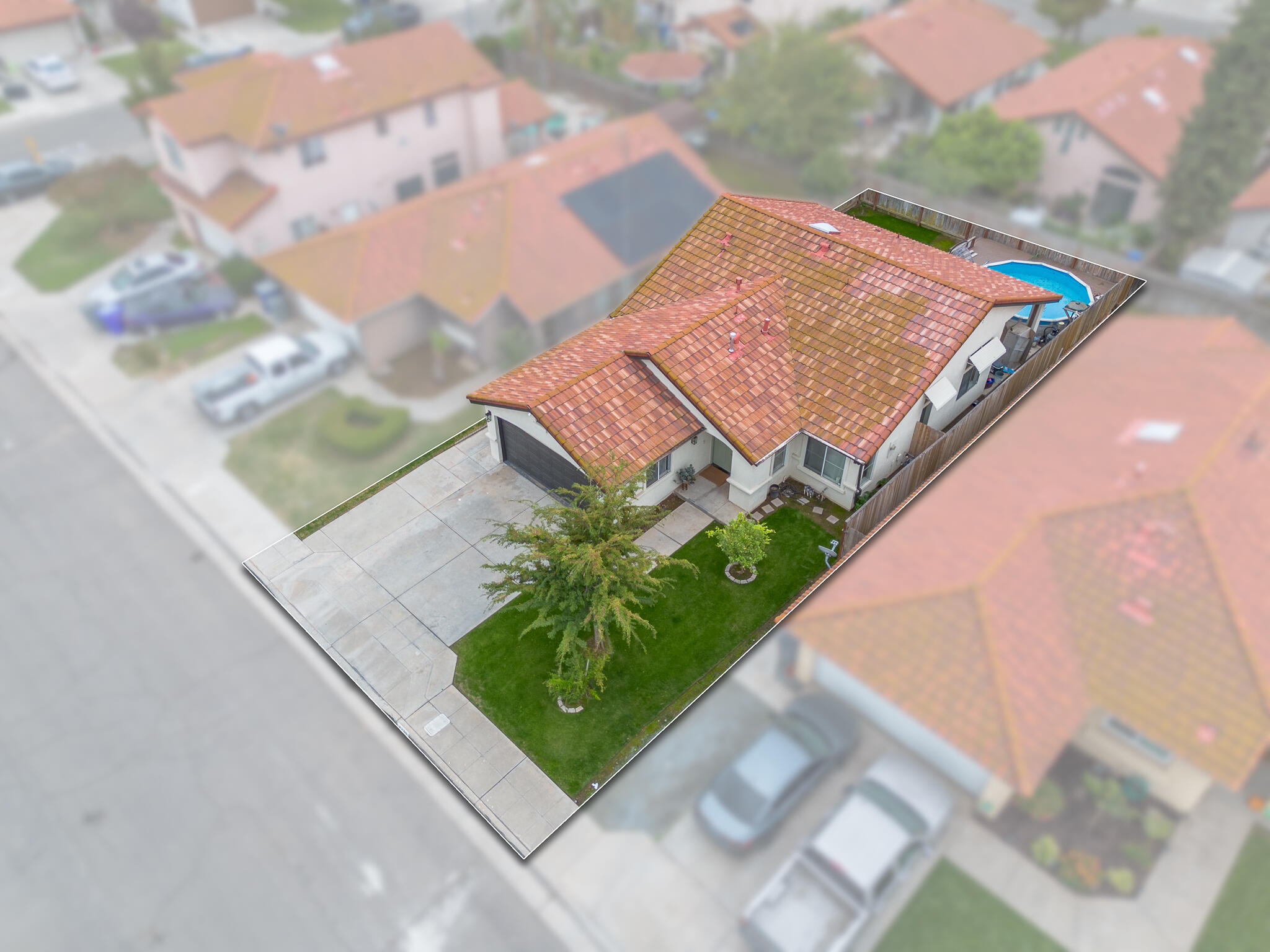 4239 W Cambridge Ave, Fresno, CA 93722