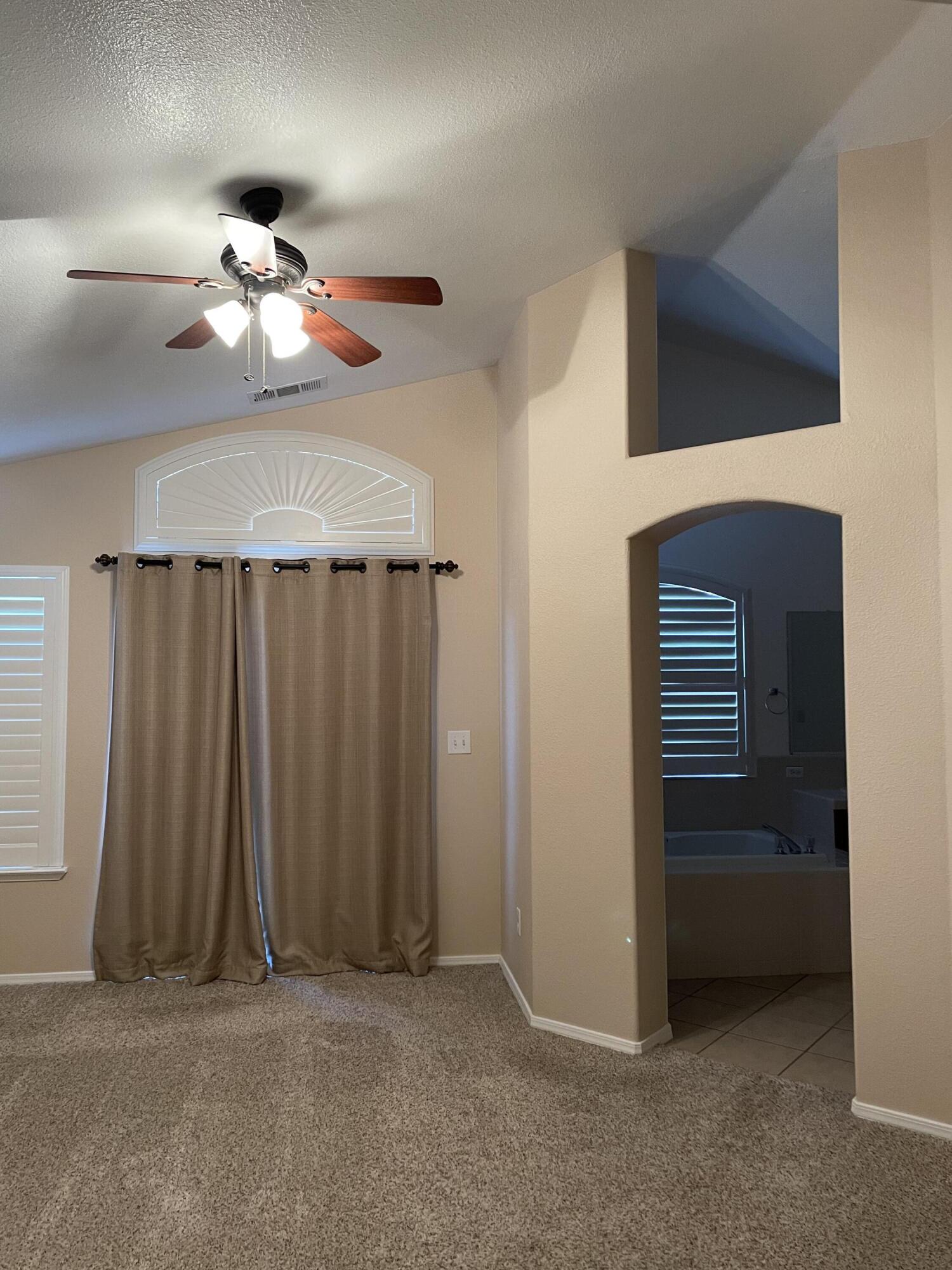 989 Laguna Dr, Lemoore, CA 93245