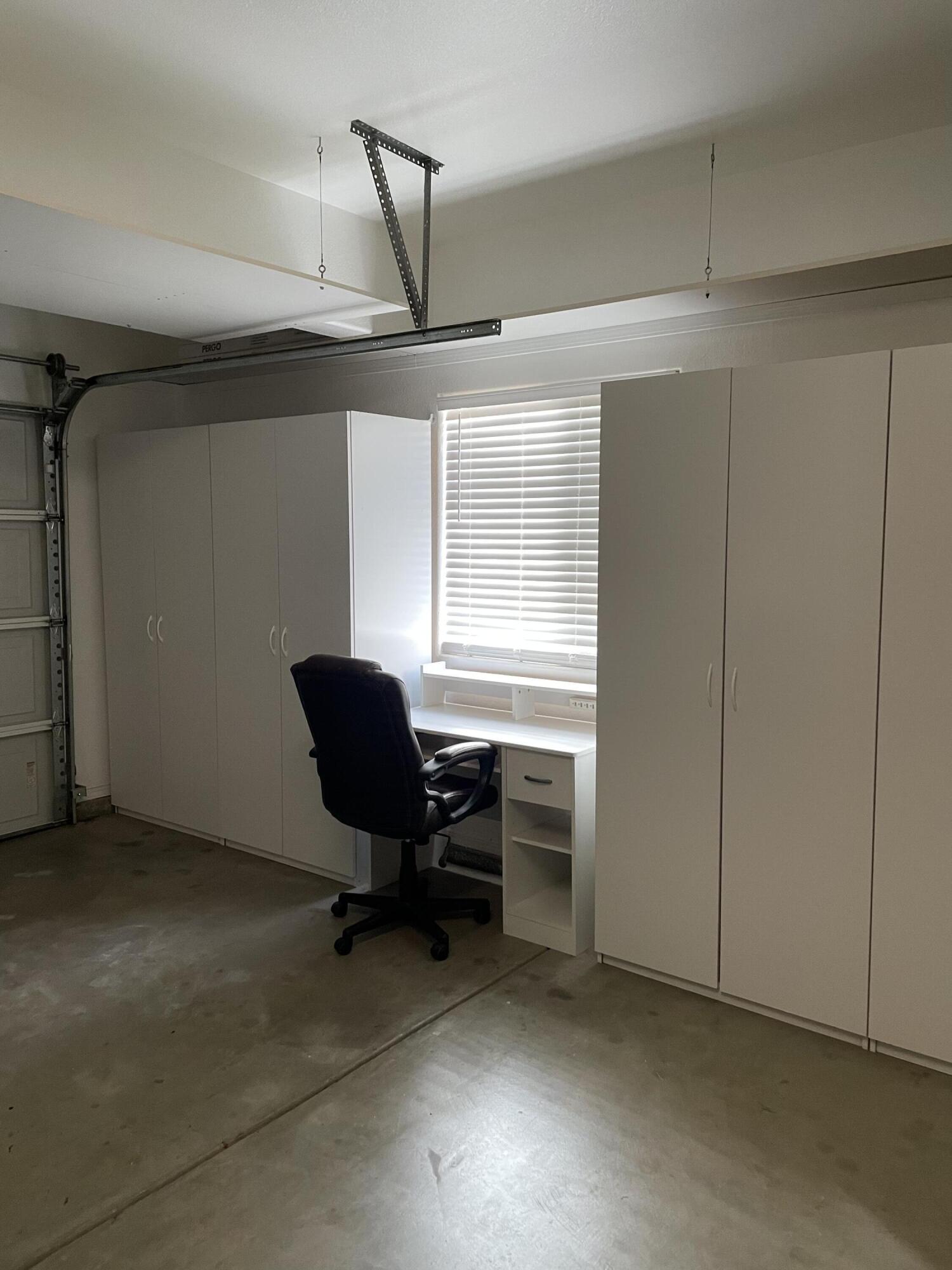 989 Laguna Dr, Lemoore, CA 93245