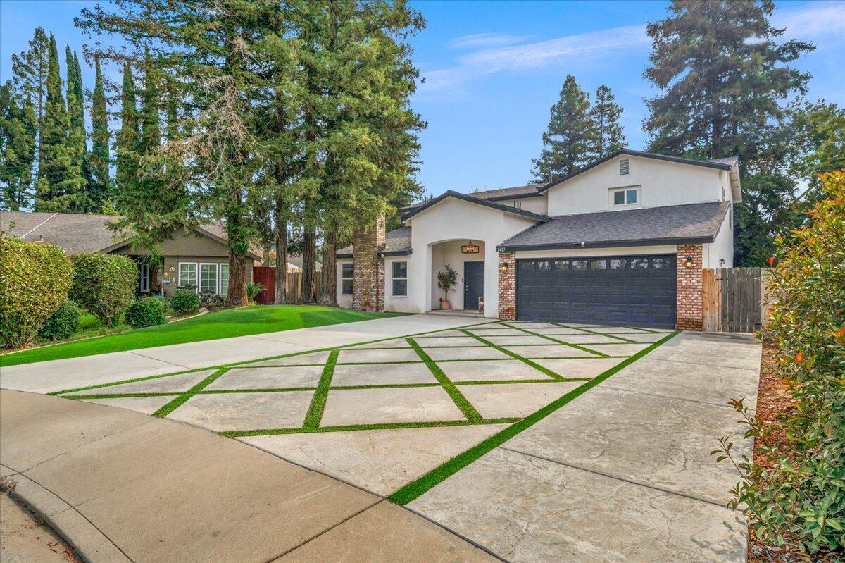 2423 E Vassar Dr, Visalia, CA 93292