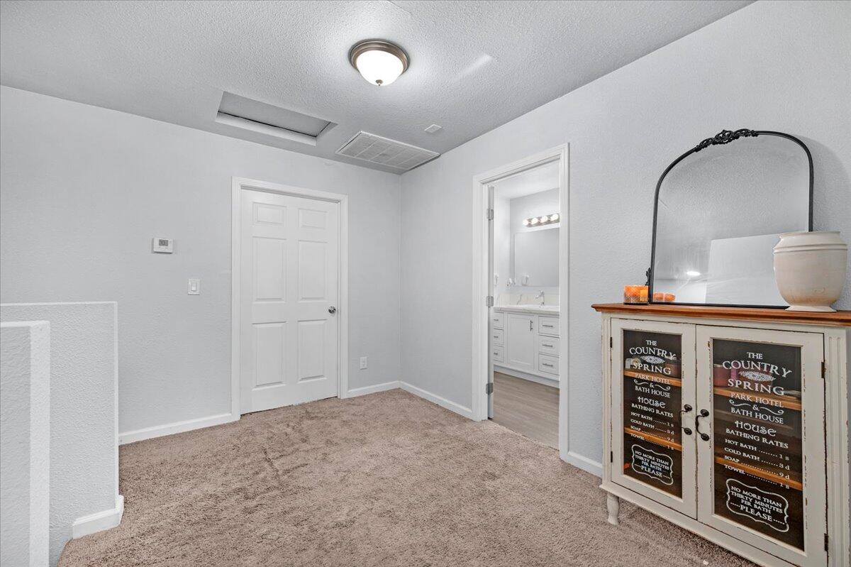 2423 E Vassar Dr, Visalia, CA 93292