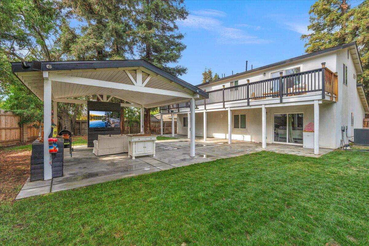 2423 E Vassar Dr, Visalia, CA 93292