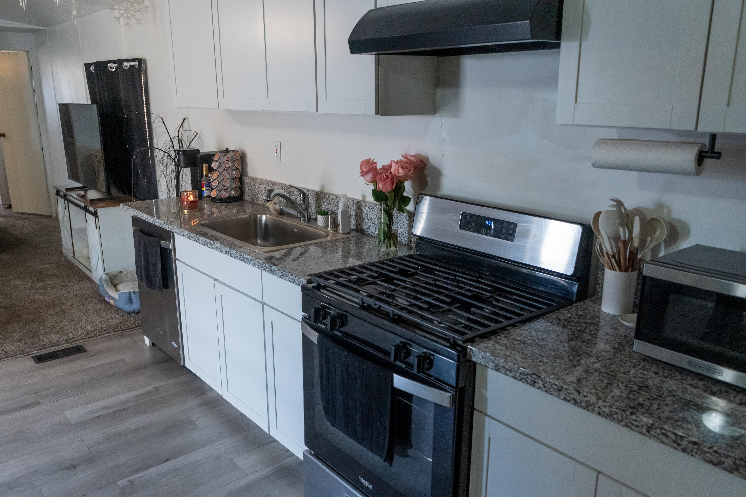 900 E Rankin Rd #30, Tulare, CA 93274