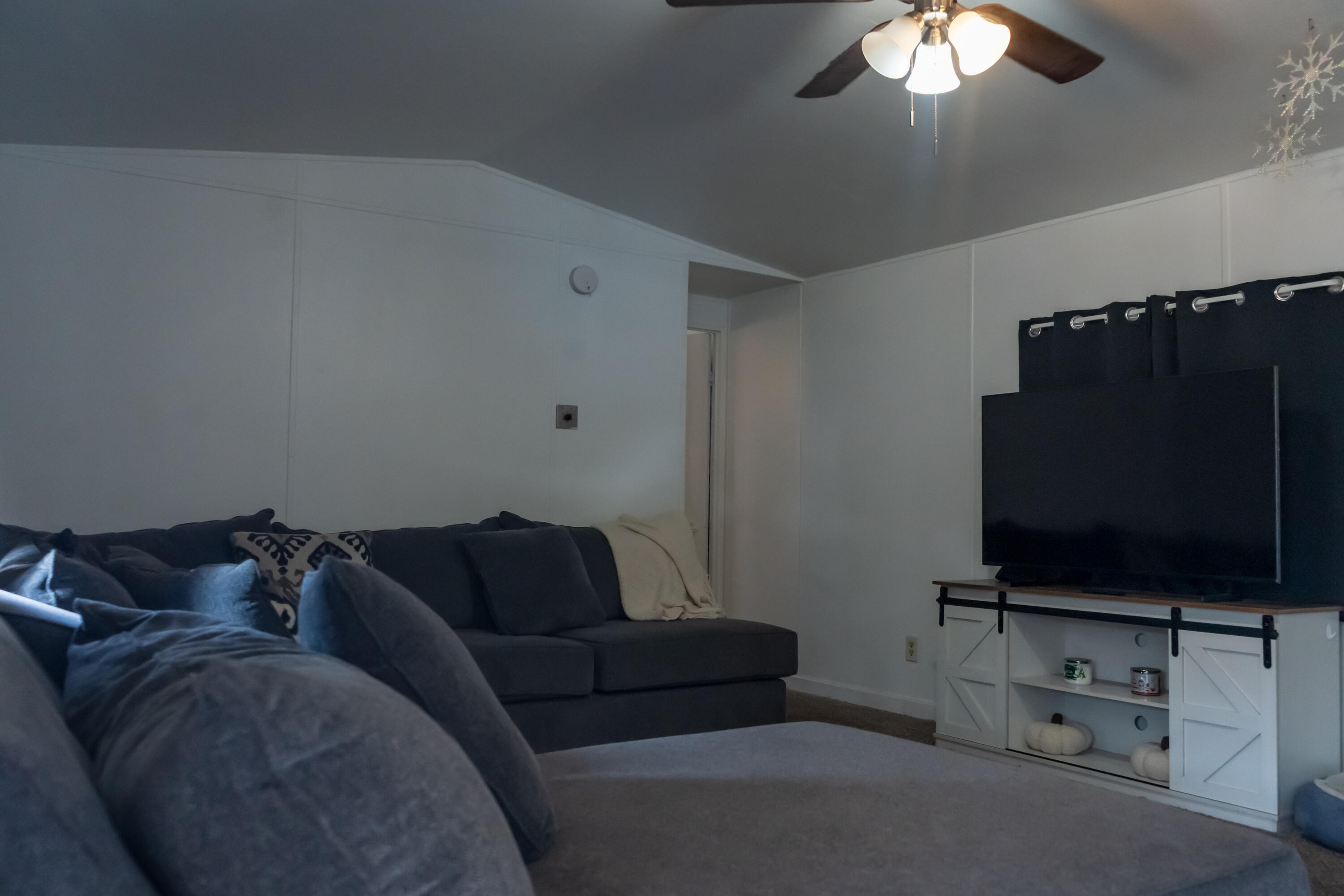 900 E Rankin Rd #30, Tulare, CA 93274