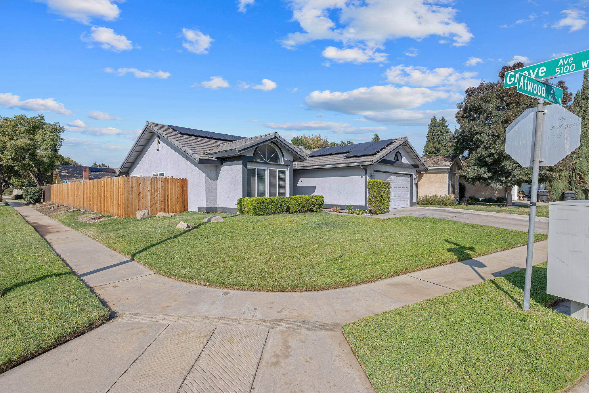 1007 N Atwood St, Visalia, CA 93291