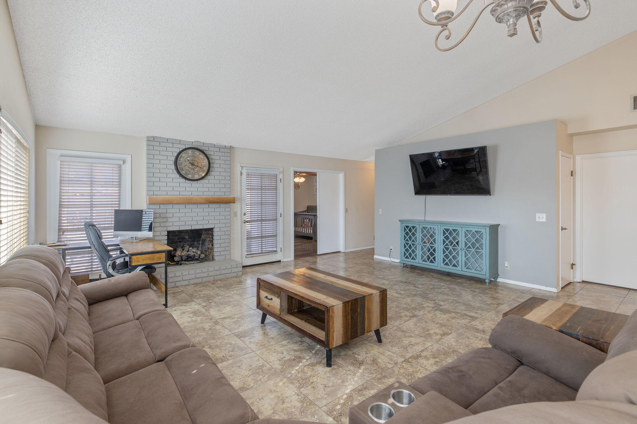 1007 N Atwood St, Visalia, CA 93291