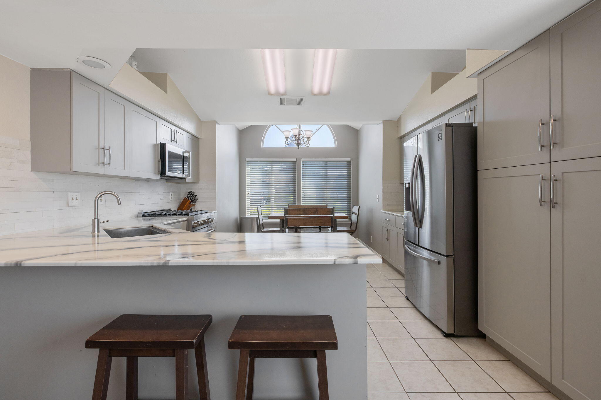 1007 N Atwood St, Visalia, CA 93291