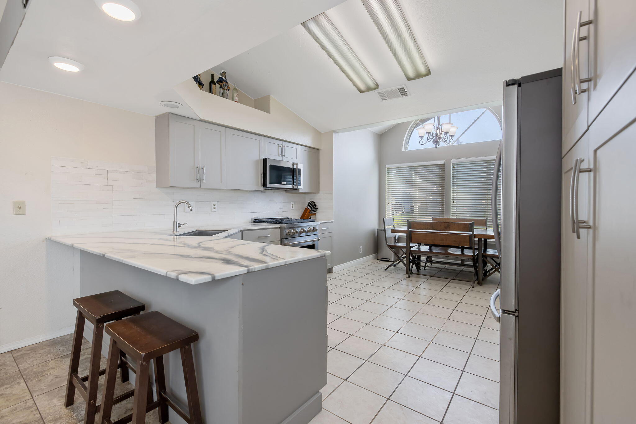 1007 N Atwood St, Visalia, CA 93291