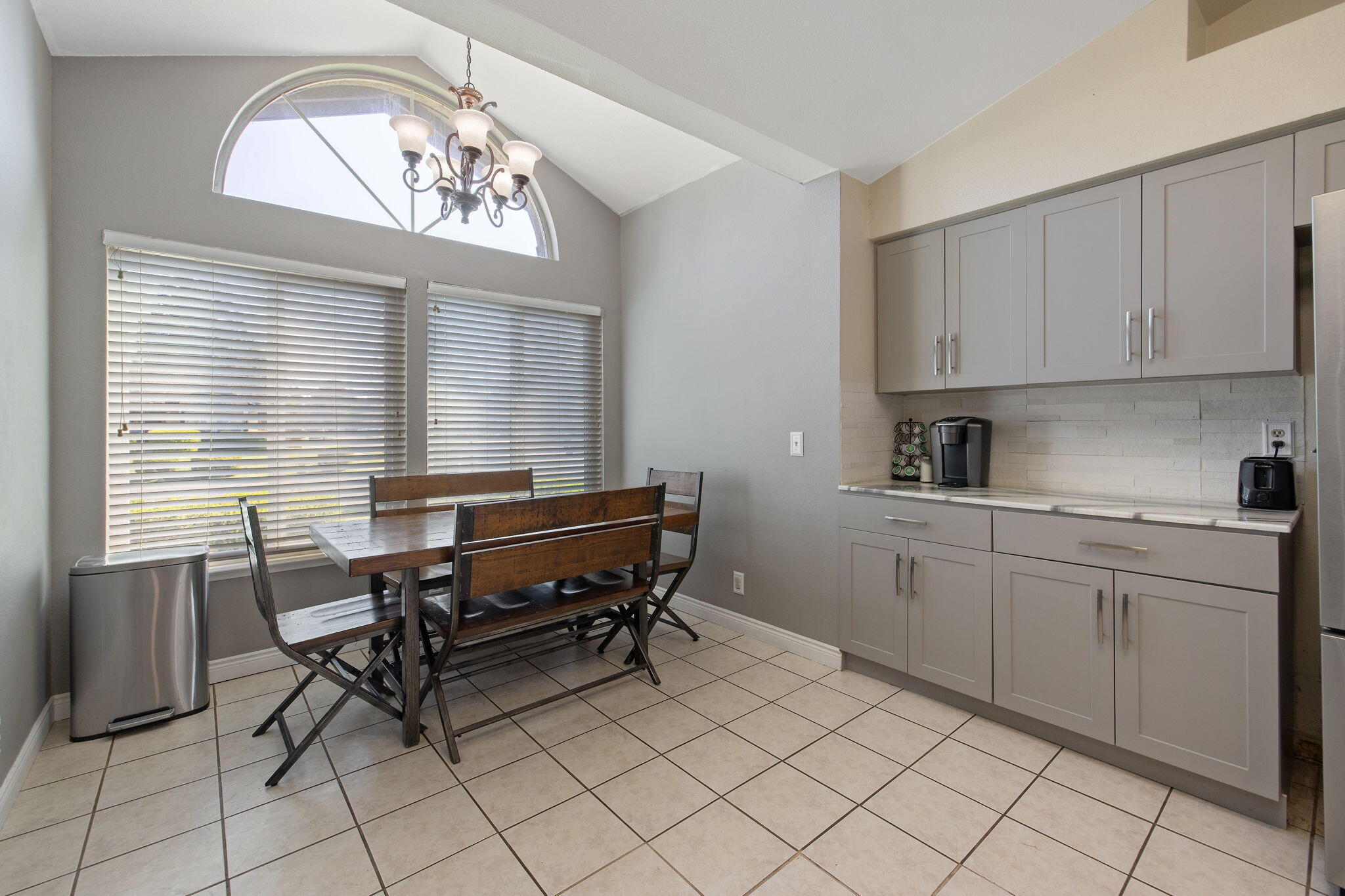 1007 N Atwood St, Visalia, CA 93291