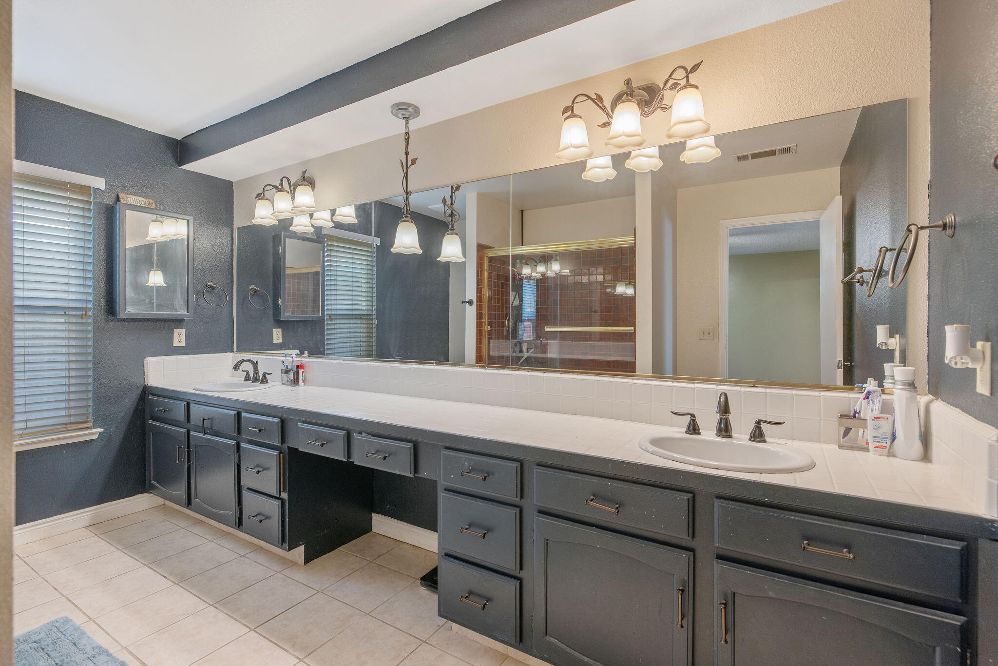 1007 N Atwood St, Visalia, CA 93291