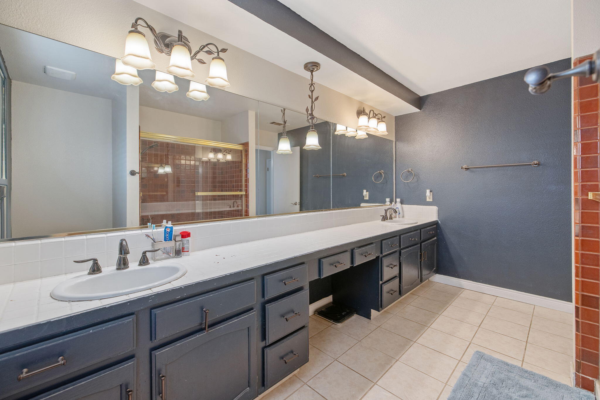 1007 N Atwood St, Visalia, CA 93291