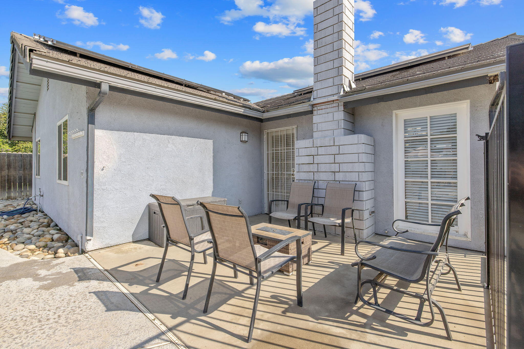 1007 N Atwood St, Visalia, CA 93291