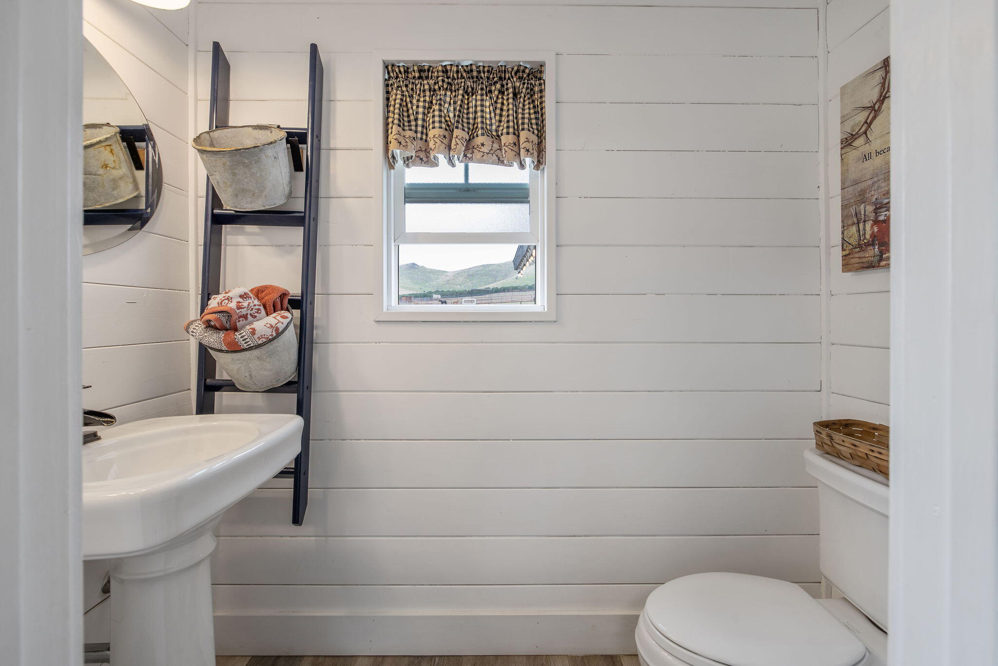 23166 Rd 238, Lindsay, CA 93247