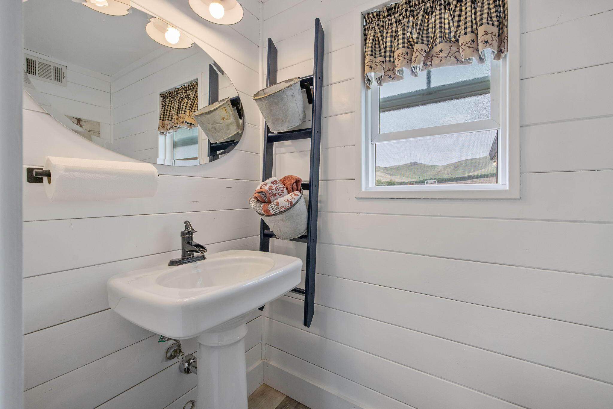 23166 Rd 238, Lindsay, CA 93247