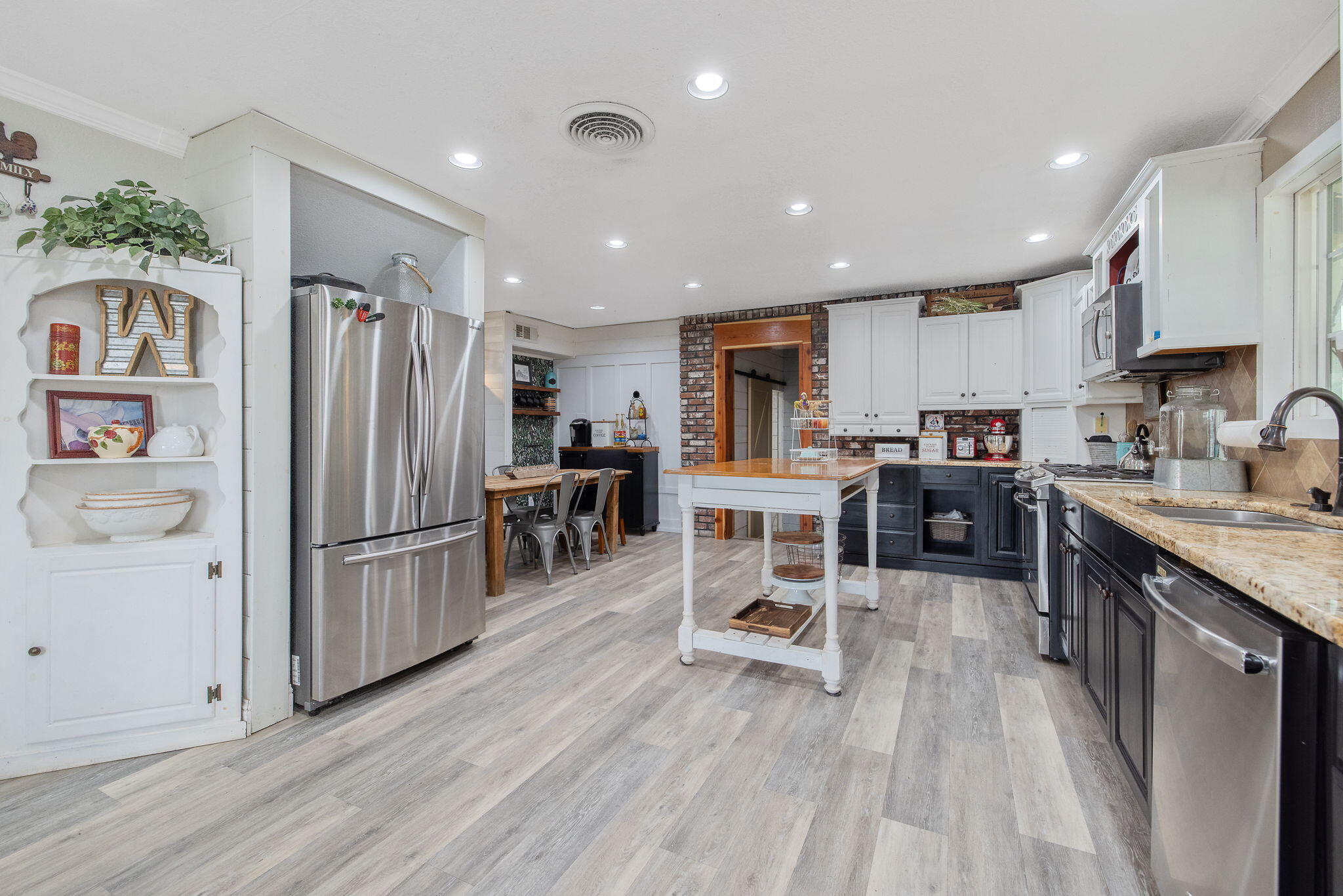 23166 Rd 238, Lindsay, CA 93247