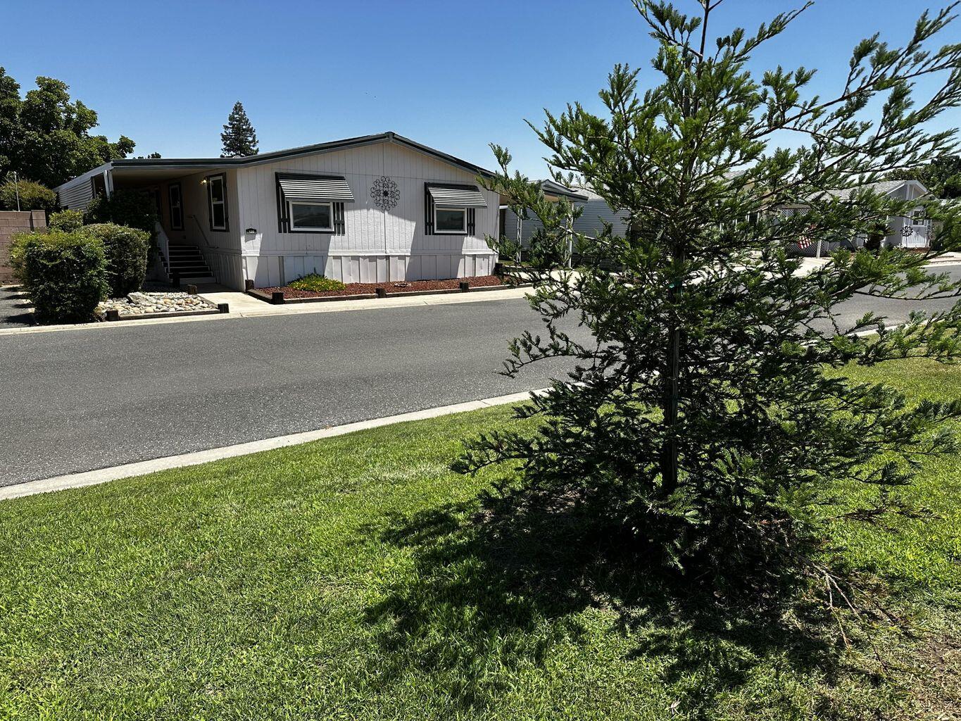 2300 W Morton Ave #Sp. 135, Porterville, CA 93257