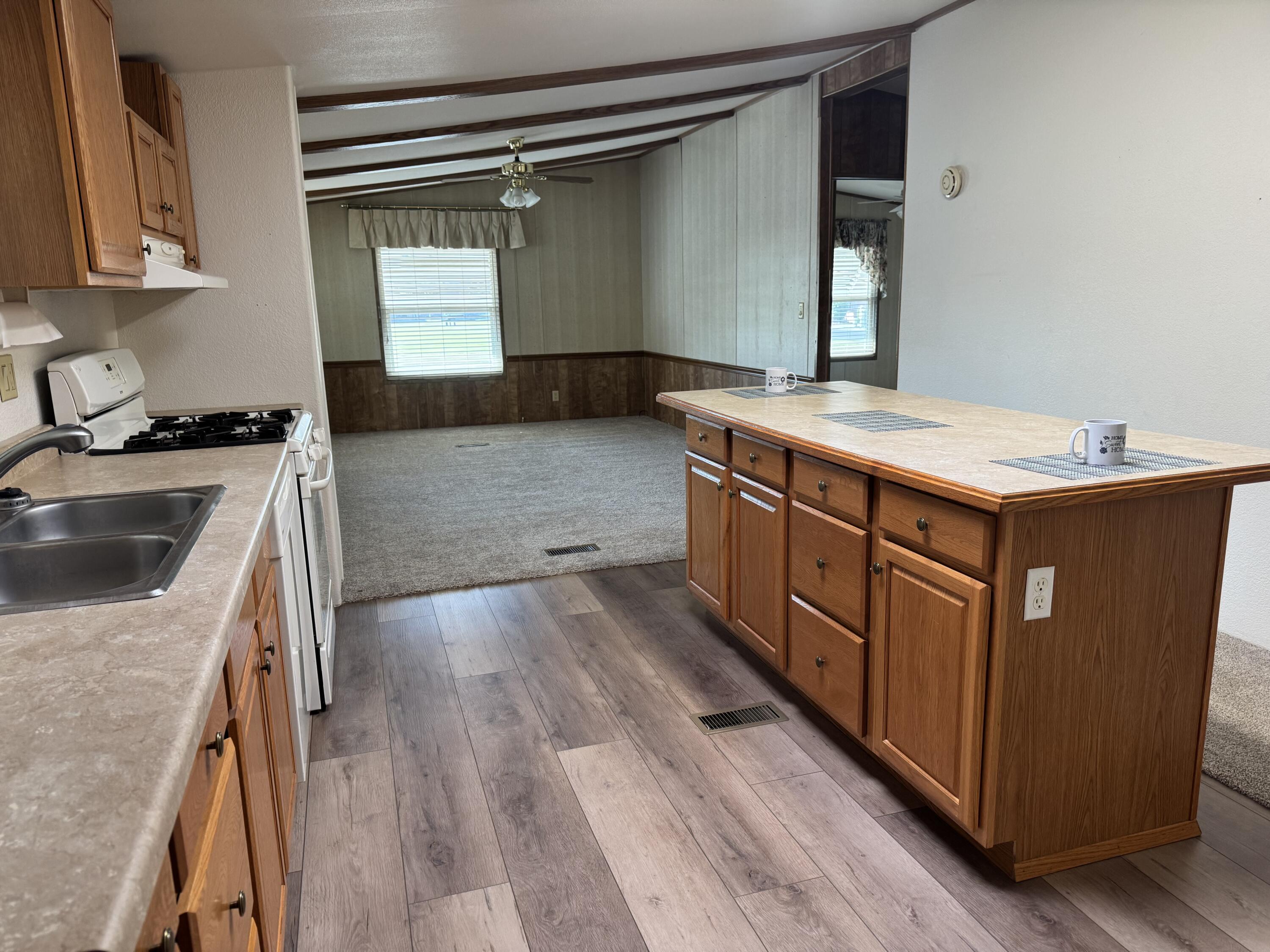 2300 W Morton Ave #Sp. 135, Porterville, CA 93257