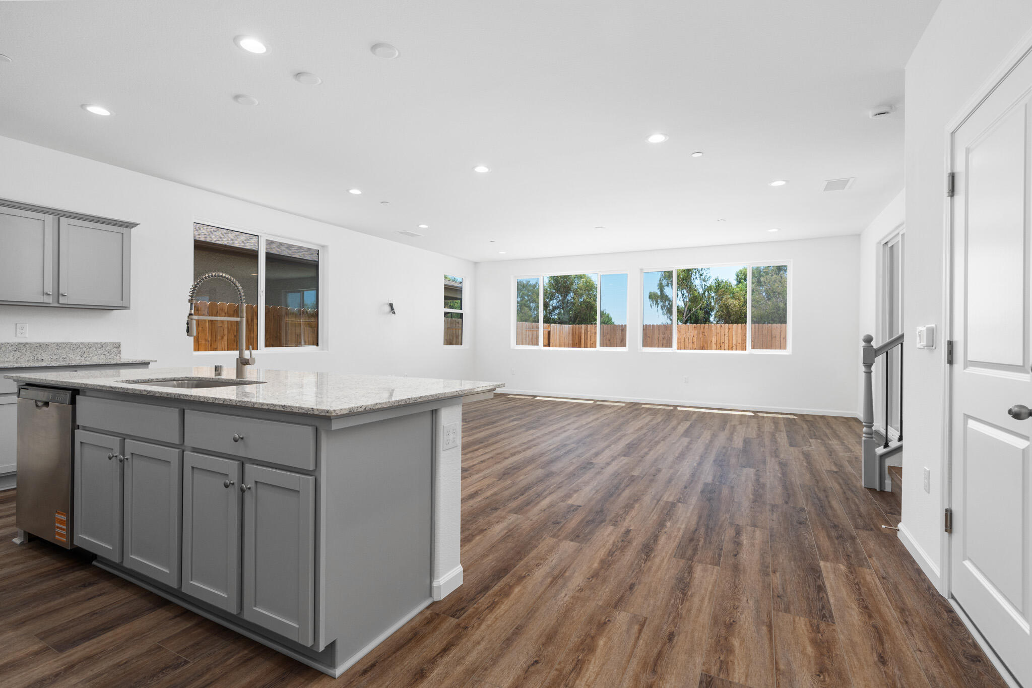 3131 Ryan Ave, Tulare, CA 93274